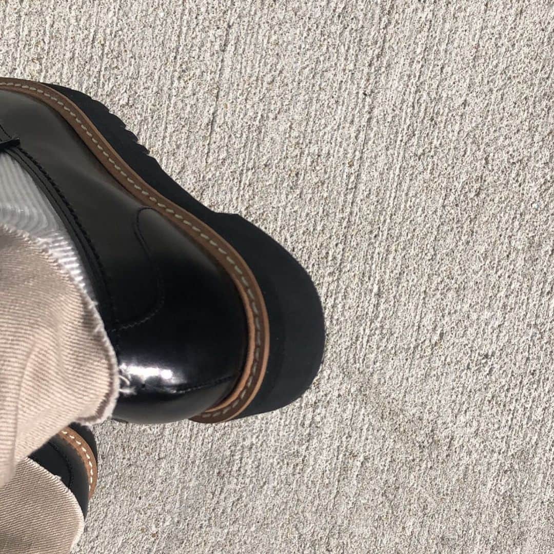 新郷桃子さんのインスタグラム写真 - (新郷桃子Instagram)「××× . 春は履きたい靴がたくさんっ👞🤍✨」2月7日 18時17分 - rinnnnn01