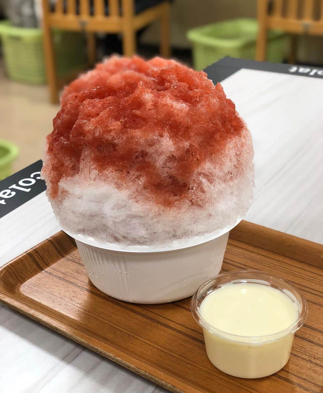 しなしさとこさんのインスタグラム写真 - (しなしさとこInstagram)「. . 埜庵のWいちご🍧 生いちごのゼリー寄せ 練乳付き。かき氷の中 にゼリー🤩凄〜い🍓 . . #しなしさとこ #女子格闘技 #格闘技女子#腹筋女子 #ジョシカク #アラフォー #40代 #44歳 #かき氷 #かき氷女子 #かきごおりすと#氷活 #埜庵 #かき氷の店埜庵 #kakigori #いちご #いちごスイーツ #kohori_noan#かき氷埜庵 #小田急百貨店新宿店#さとこかき氷#wいちご#三つ星氷室」2月7日 18時26分 - shinashisatoko