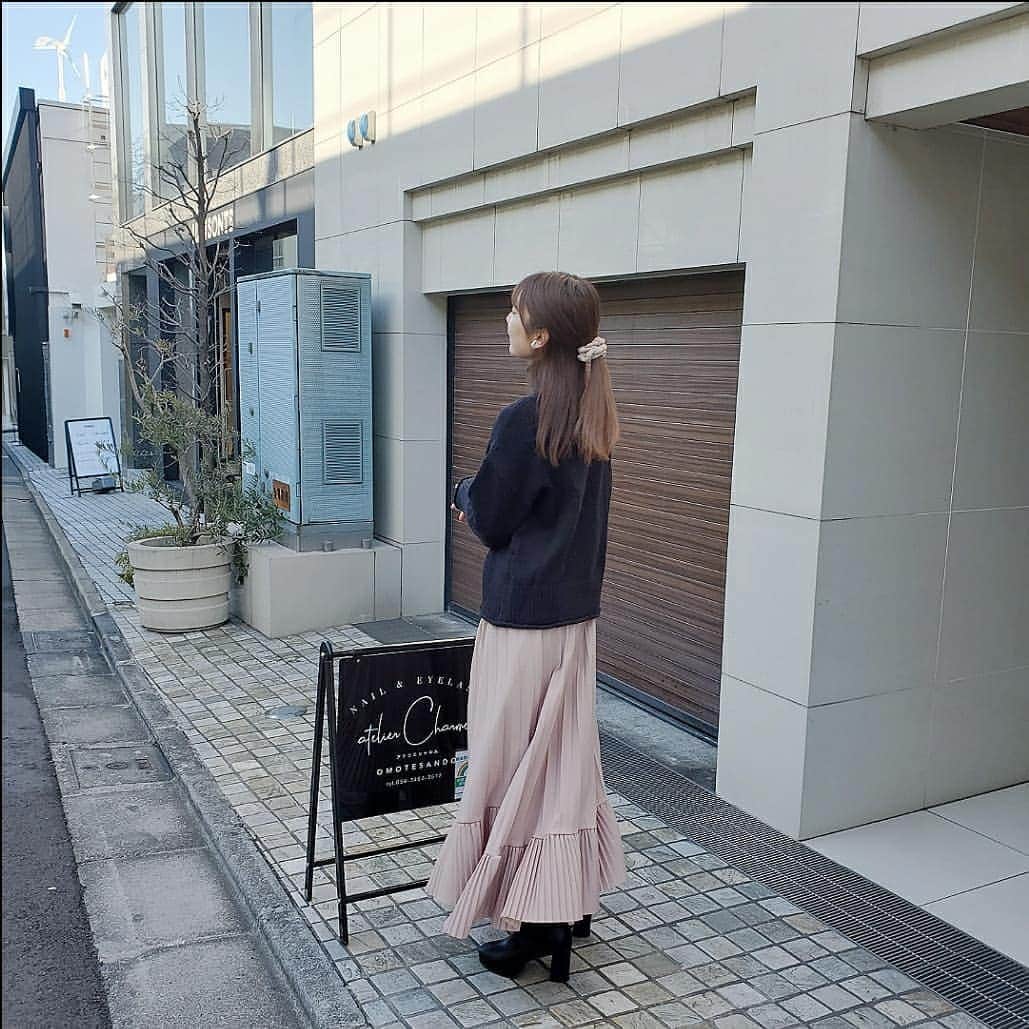 のインスタグラム：「. 今日のコーデ！ゆるめな感じでした︎︎✌︎‪‪❤︎‬」