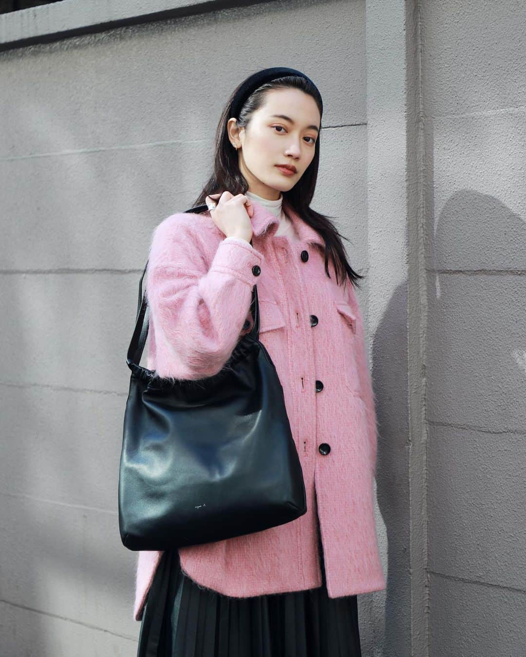 Droptokyoさんのインスタグラム写真 - (DroptokyoInstagram)「TOKYO STREET STYLE Name: @mari_ka95  Bag: @agnesb_officiel  #agnesb#agnesbgivelove#pr #droptokyo#tokyo#japan#streetscene#streetfashion#streetwear#streetculture#fashion Photography: @keimons」2月7日 18時33分 - drop_tokyo