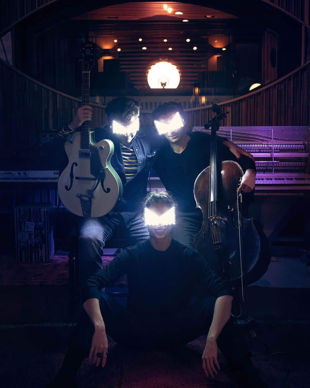 ドロテ・ジルベールのインスタグラム：「Retrouvez-moi aux côtés de Gautier Capuçon et Mathieu Chedid sur @france3  Mercredi 10 Février à 21:05 dans Symphonie pour la Vie - Spécial @piecesjaunes pour les enfants hospitalisés.  Photo de @jamesbort . @gautiercapucon @m_chedid . @albane.cleret #albanecleretimageagency」