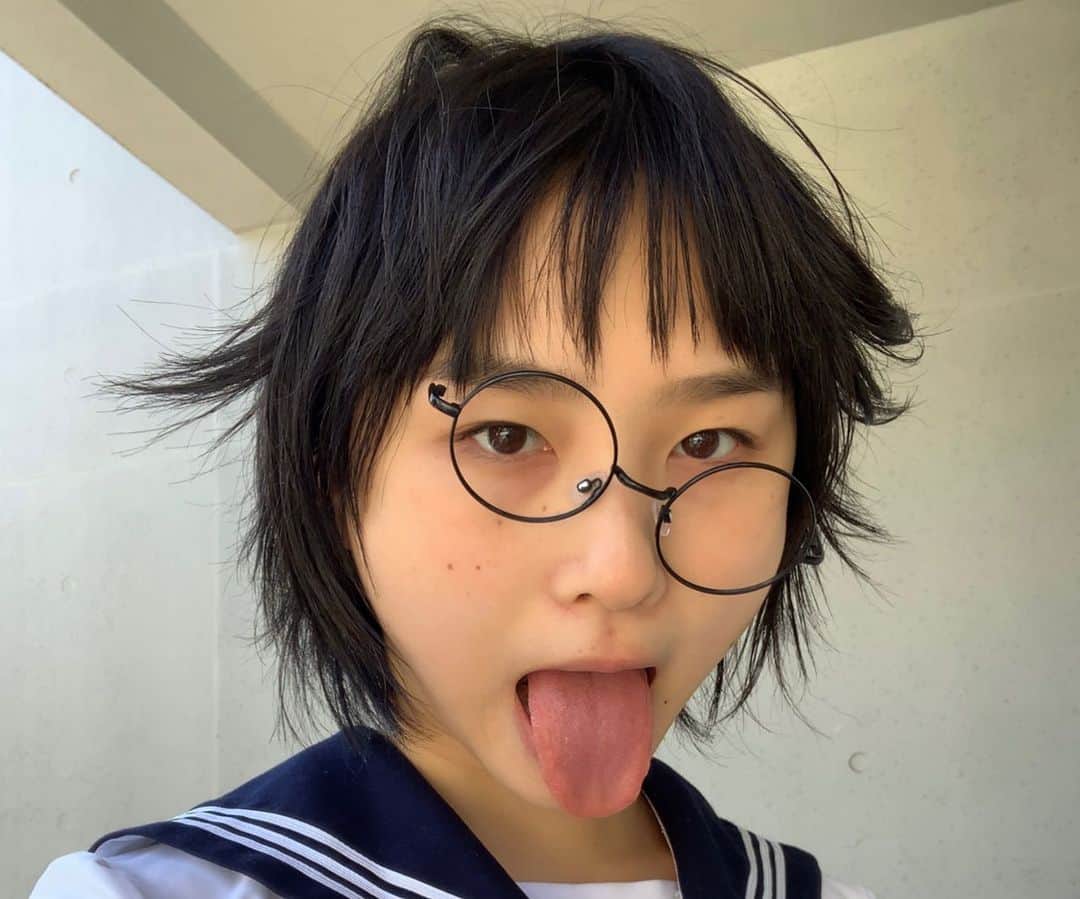 SUZUKAさんのインスタグラム写真 - (SUZUKAInstagram)「メガネ壊れた(broken glasses)」2月7日 18時58分 - suzuka_leaders