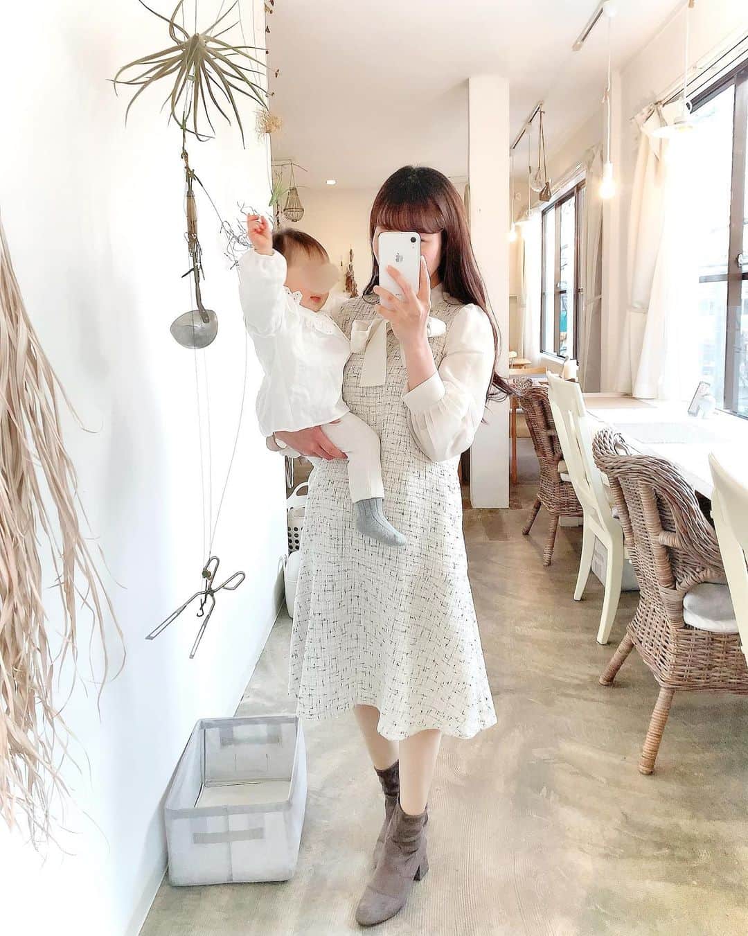 めぇたんのインスタグラム：「とある日の💕 . #母娘コーデ #jillbyjillstuart #ジルバイジルスチュアート #zaraベビー #zarababy #petitmain #プティマイン #一歳三ヶ月 #女の子ベビー #女の子ママ」