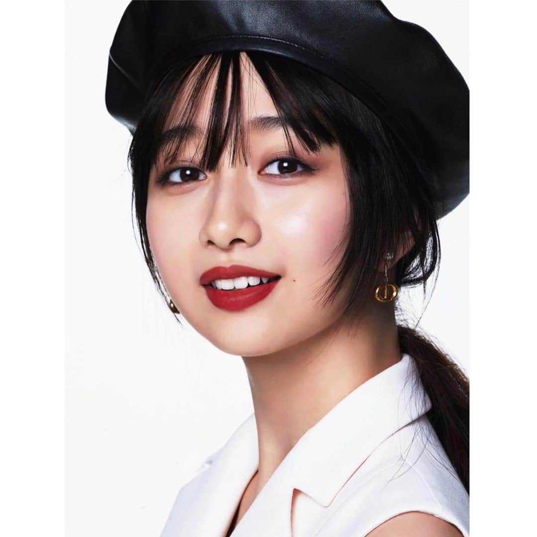 のインスタグラム：「Cover work  @cocomi_553_official  for @25ansjp   @diormakeup  @dior   Photo :MASASHI IKUTA @masashiikuta  Styling : MISAKI ITO　@misaking77 Hair Styling :ASASHI @asashihair  Make-up :RIE SHIRAISHI　@rieshiraishi1220」