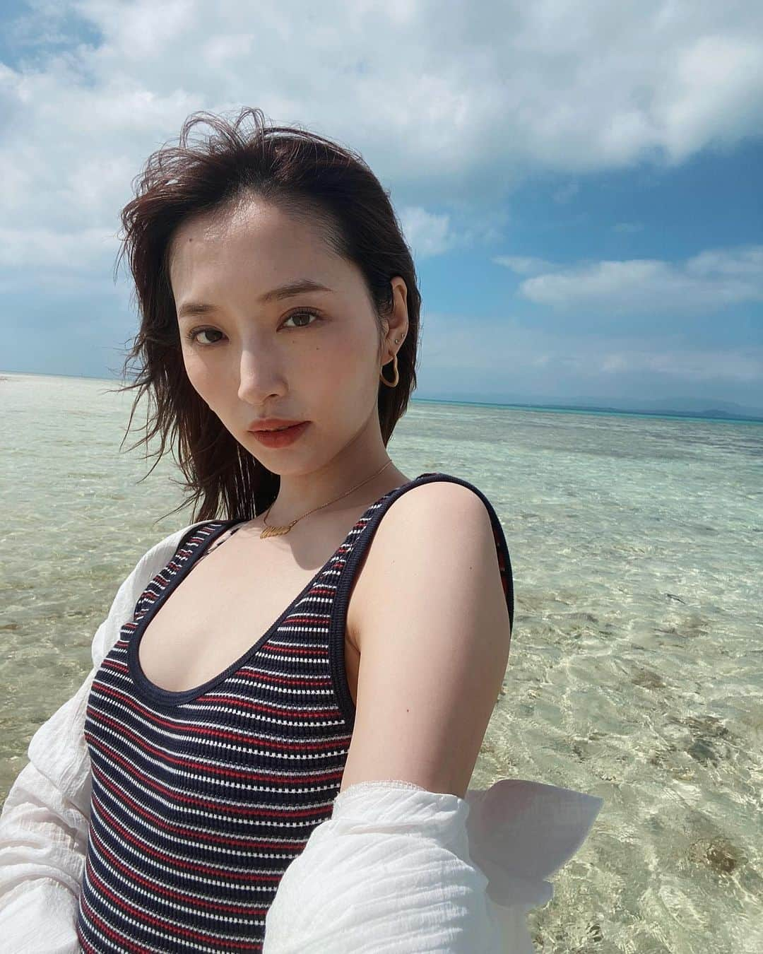 茉莉さんのインスタグラム写真 - (茉莉Instagram)「Missing this 🩴🐬💦」2月7日 19時37分 - mari._xx