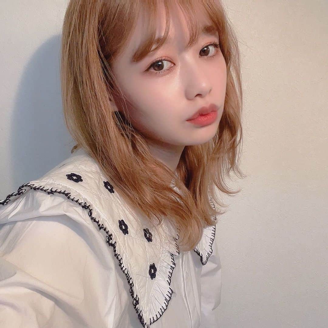 のインスタグラム：「今年もブラウスがマイブームになりそ👩🏼🌸」