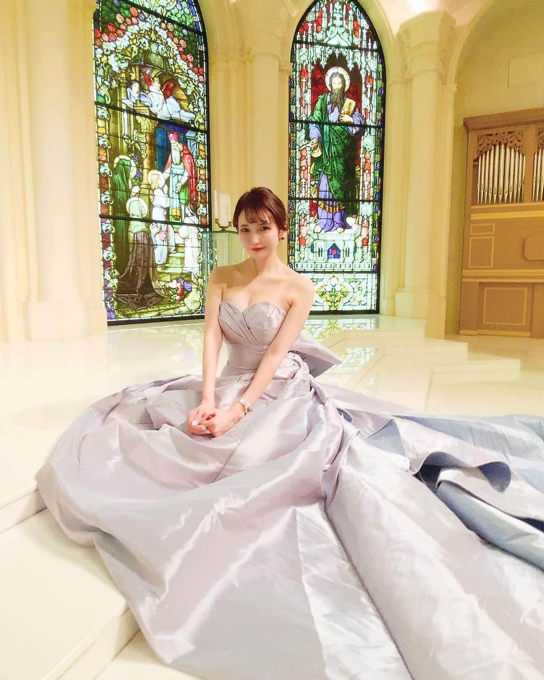 momoさんのインスタグラム写真 - (momoInstagram)「. アフタヌーンティーとセットでドレス体験ができちゃった👗 久しぶりにドレスが着られて嬉しかった❣️  . #カフェバイセントラファエロチャペル銀座#アフタヌーンティー#銀座カフェ#結婚式場#チャペル#式場見学#ドレス#ドレス試着#ウェディングドレス #wedding#weddingdress#dress#cafebystraphaelchapelginza#afternoontea#cafe#chapel#tokyo#ginza」2月7日 20時12分 - momomonyan