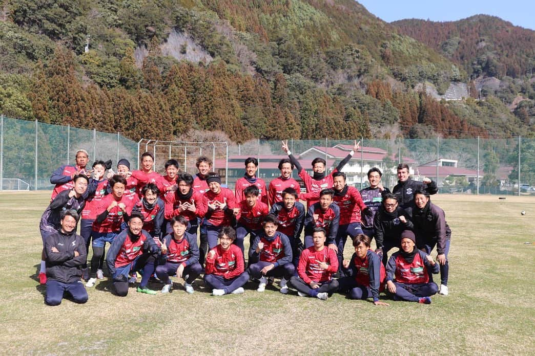 小谷祐喜のインスタグラム：「奈良クラブに加入して初投稿😊  5日間の下北山村キャンプ終わりました！  食事も美味しかったし、温泉も最高ですごく快適に過ごせました😉 サッカーに集中できる環境を用意して頂き、本当に感謝です！！  3月14日の開幕に向けて、さらに頑張っていきます✨  #奈良クラブ  #下北山村 #きなりの湯」