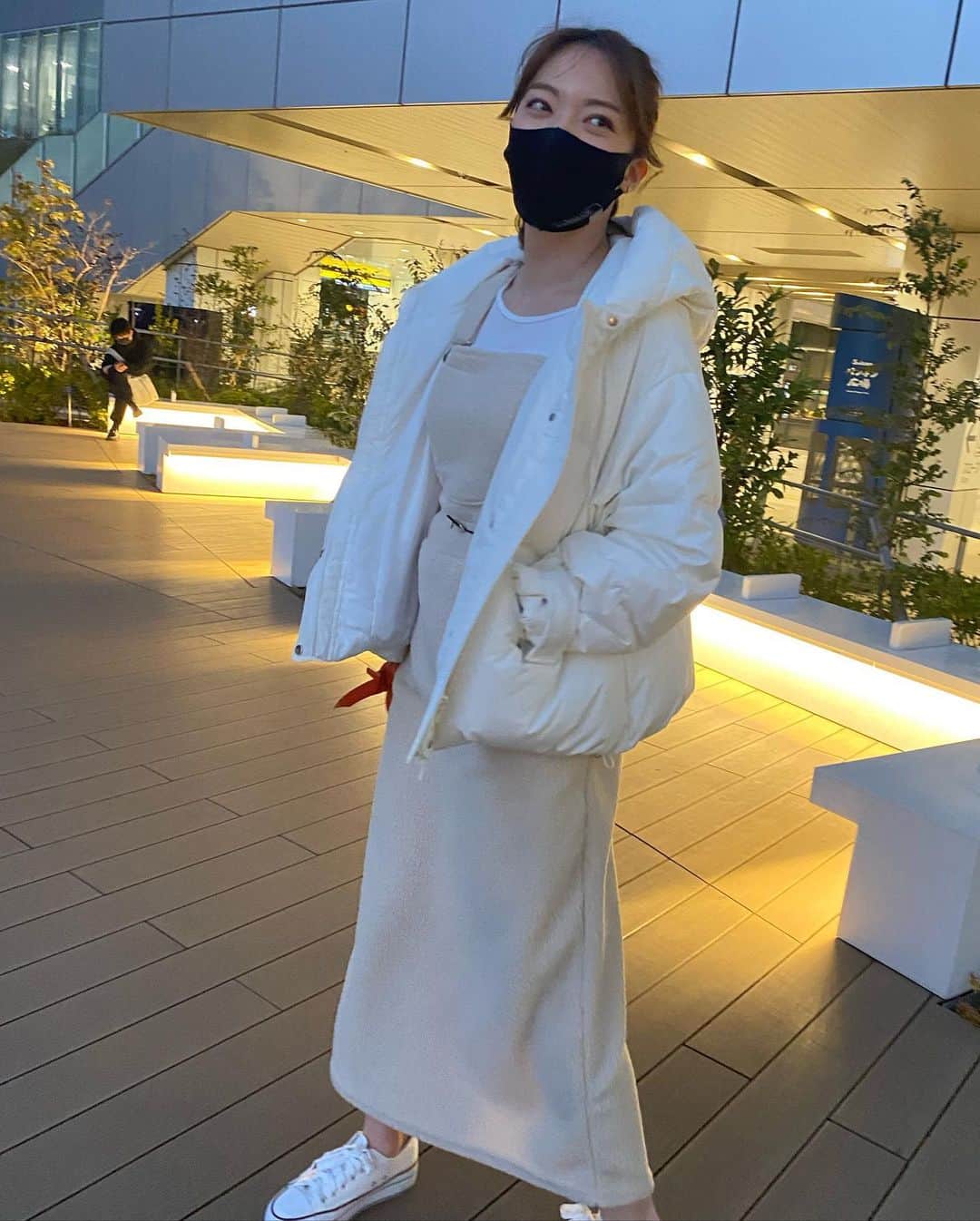 今村仁美さんのインスタグラム写真 - (今村仁美Instagram)「大好きな @maybins_japan  のモコモコサロペットワンピ♡ あったかくて、気持ちいい☺️ #韓国ファッション  #オルチャンファッション  #off #whitecode」2月7日 20時33分 - imamura_hi
