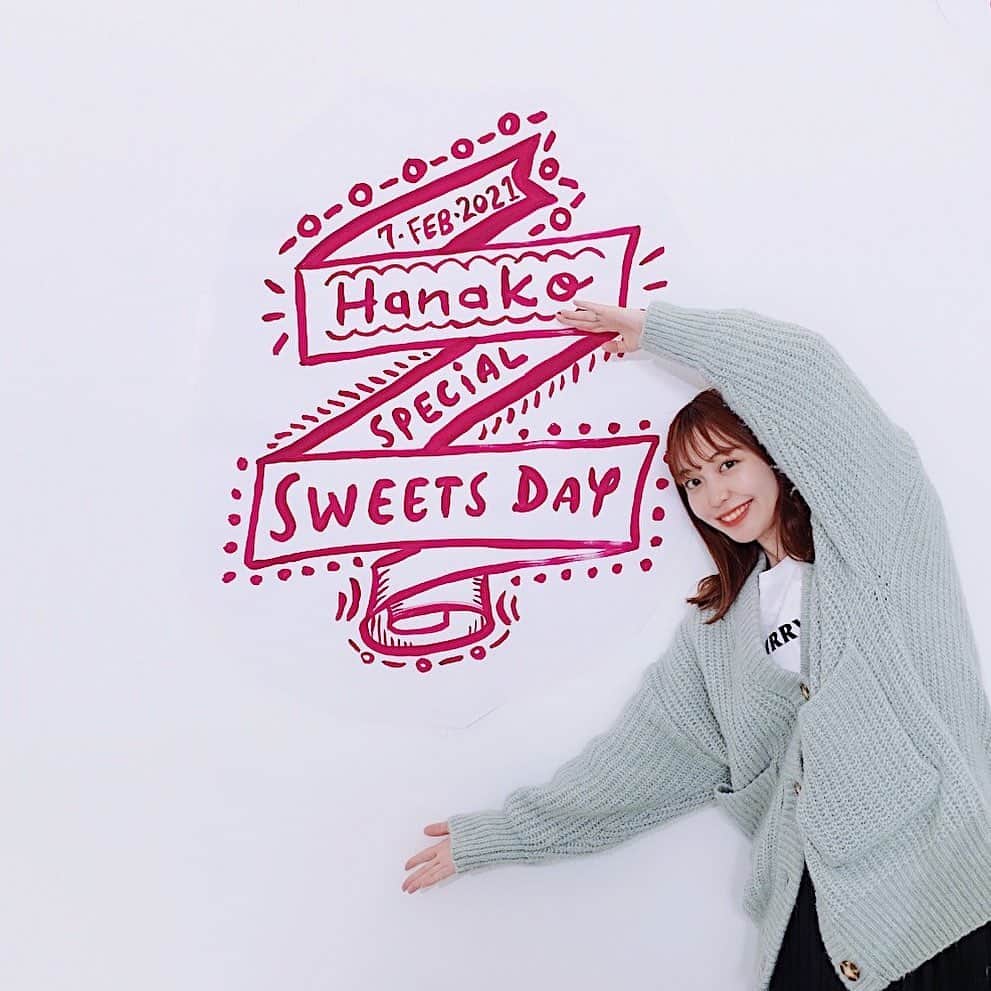 のインスタグラム：「@hanako_magazine の オンラインイベント SPECIAL SWEETS DAY 🍫🤍  ピエールマルコリーニに、フルーツサンド…いろんなスイーツに触れるのは初体験だったので楽しかったです。 同じ茶葉でも温度によって味が変化するので好みを見つけるのもおすすめです。 お茶のペアリング、是非色々試してみてくれたら嬉しいな🍵 @hinata_official__ さんと @shiori_lab さんのおかげで話しやすくて、 @mariccokojima もいらっしゃったので心強くて少しの緊張でお話できたのでよかった…😢🤍 見てくださった方ありがとうございました！  色々なジャンルに詳しい方とお話するのは本当に楽しくて勉強になる…！なにかに夢中になるっていいよね🍫  #hanako #hanako_magazine #sweets #japanesetea #tea #ハナコ #スイーツ #日本茶」