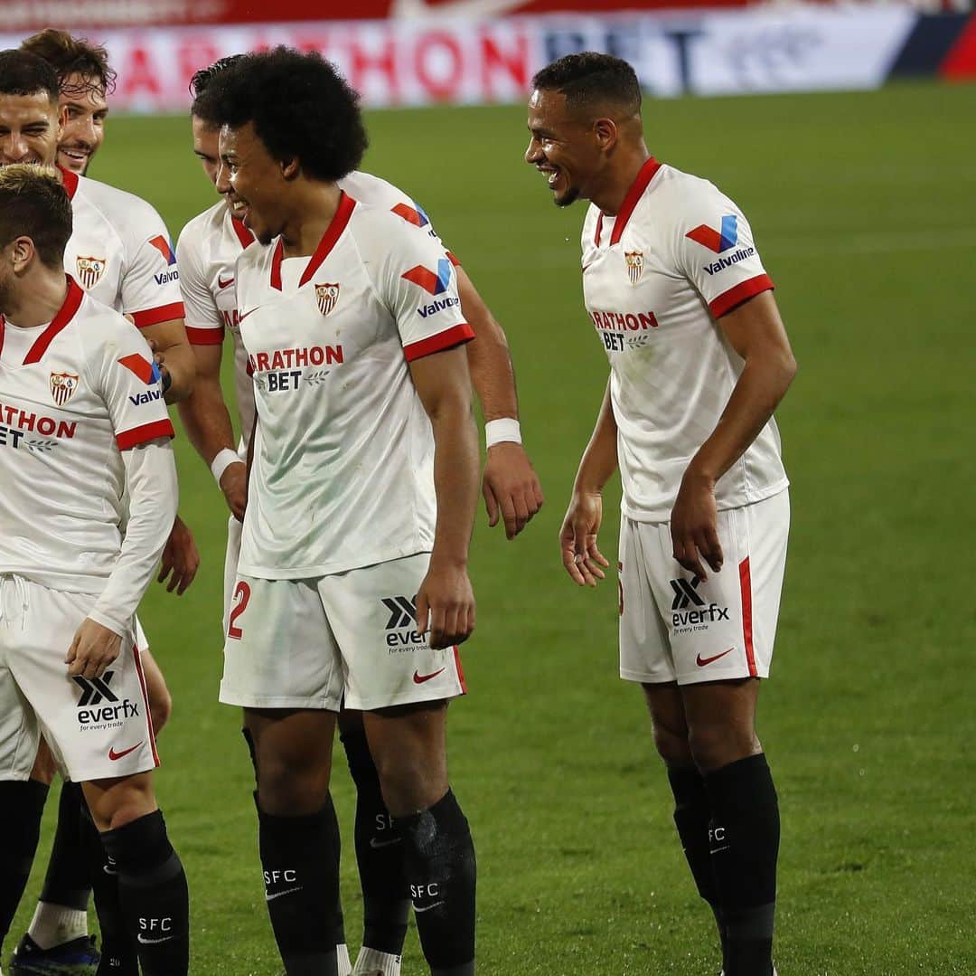 セビージャFCさんのインスタグラム写真 - (セビージャFCInstagram)「☀️ Happy Sunday 🤙🏻😄  #sevillafc #goals #vamosmisevilla」2月7日 20時28分 - sevillafc