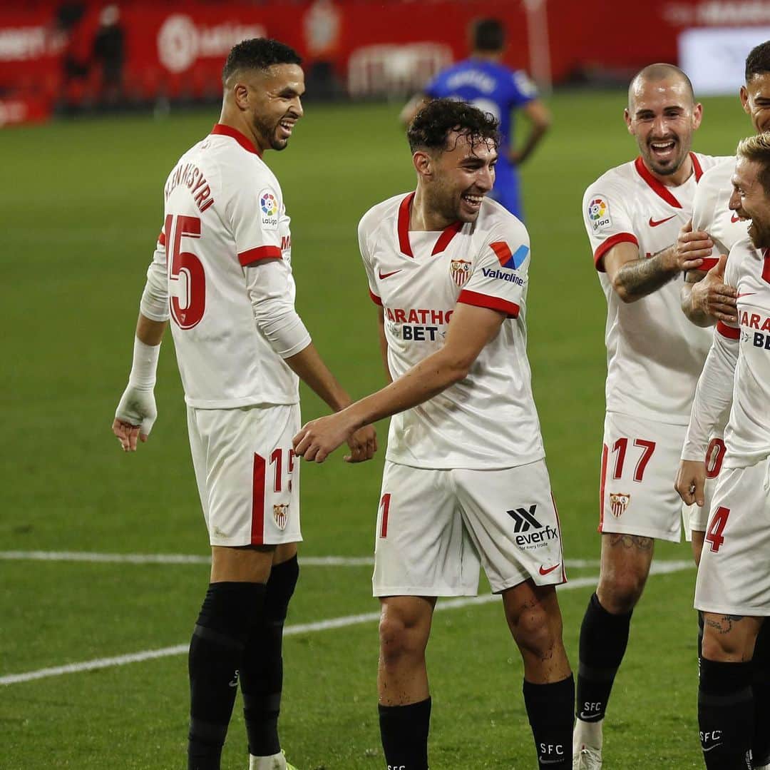 セビージャFCさんのインスタグラム写真 - (セビージャFCInstagram)「☀️ Happy Sunday 🤙🏻😄  #sevillafc #goals #vamosmisevilla」2月7日 20時28分 - sevillafc