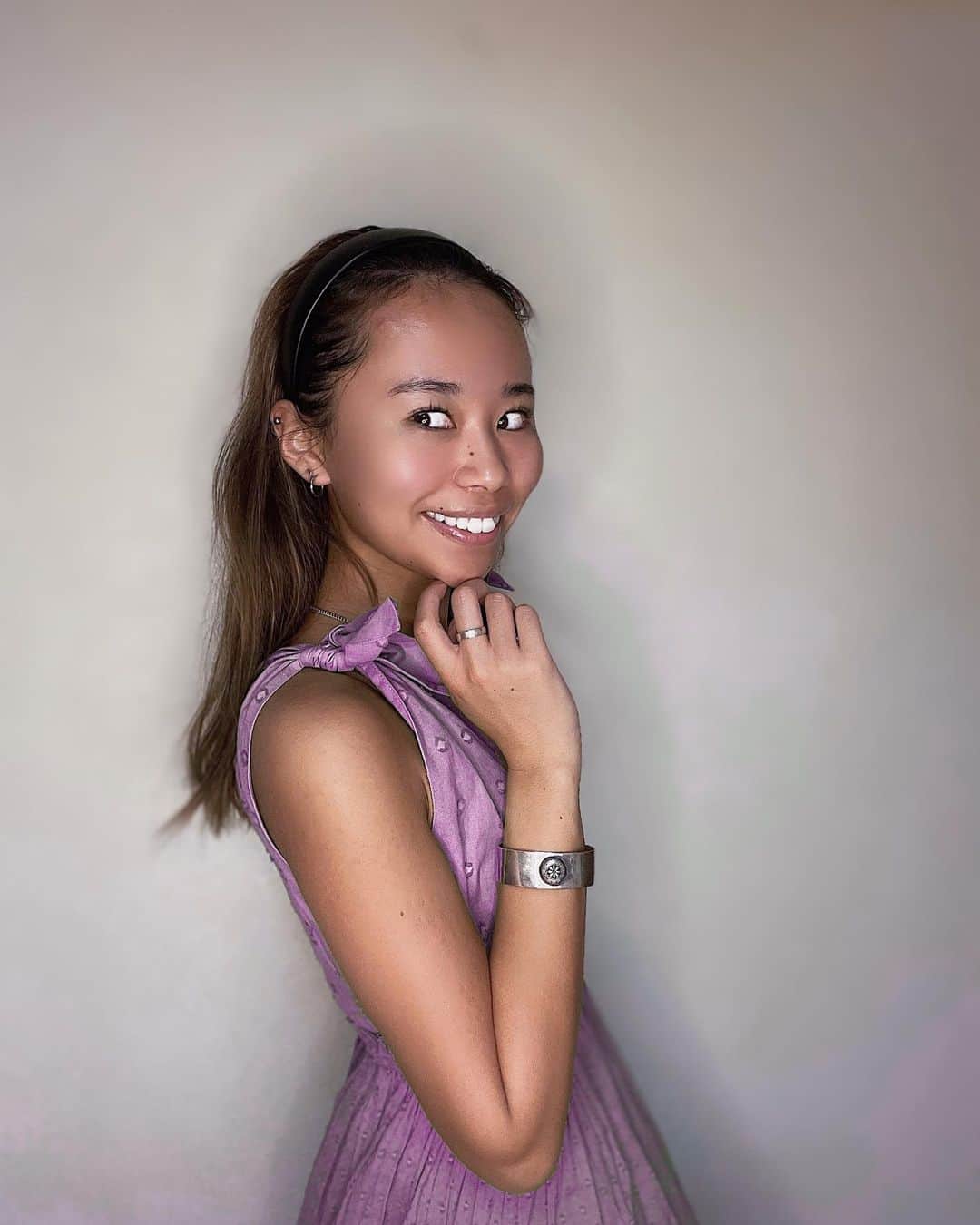 𝙼𝚒𝚑𝚘𝚛𝚊𝚊𝚊さんのインスタグラム写真 - (𝙼𝚒𝚑𝚘𝚛𝚊𝚊𝚊Instagram)「最近韓国ドラマにハマりすぎて毎日韓国料理を欲するみほらーです🥘🥘  みぽりんから誕生日にもらったカチューシャがお気に入りで毎日つけてる🤍🤍早く夏になってもっとおしゃれしたいな🦋💦  最近肌に気をつけてることがあるから次の投稿とYouTubeにスキンケア載せよっかな✨  #alexiastam #アリシアスタン #ファッション」2月7日 20時32分 - mihoraaa1997