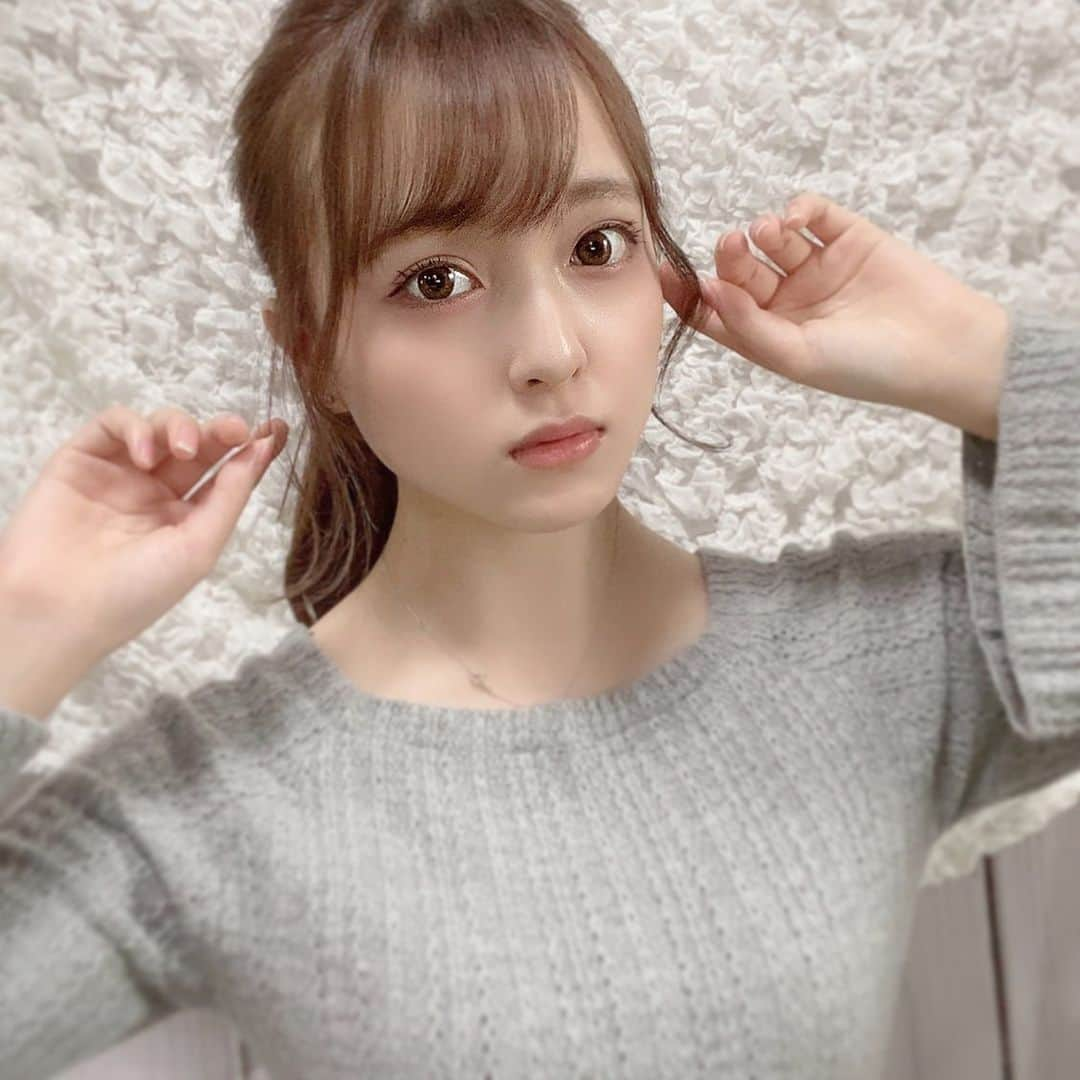 由良朱合さんのインスタグラム写真 - (由良朱合Instagram)「ポニーテールが好きとみんなに言われたので…… 唇に色が無さすぎる😅  #グラドル#グラビア #instagood #instalike #instagram #japanesegirl #gravure#photography #flowers #fff #셀카#뷰티스타그램#셀카그램#좋아요#팔로우 #粉我 #インスタグラビア#portrait#beauty #日本的#性感内衣#性感#内衣#奶#泳衣 #girlsday」2月7日 20時33分 - yura0312akari