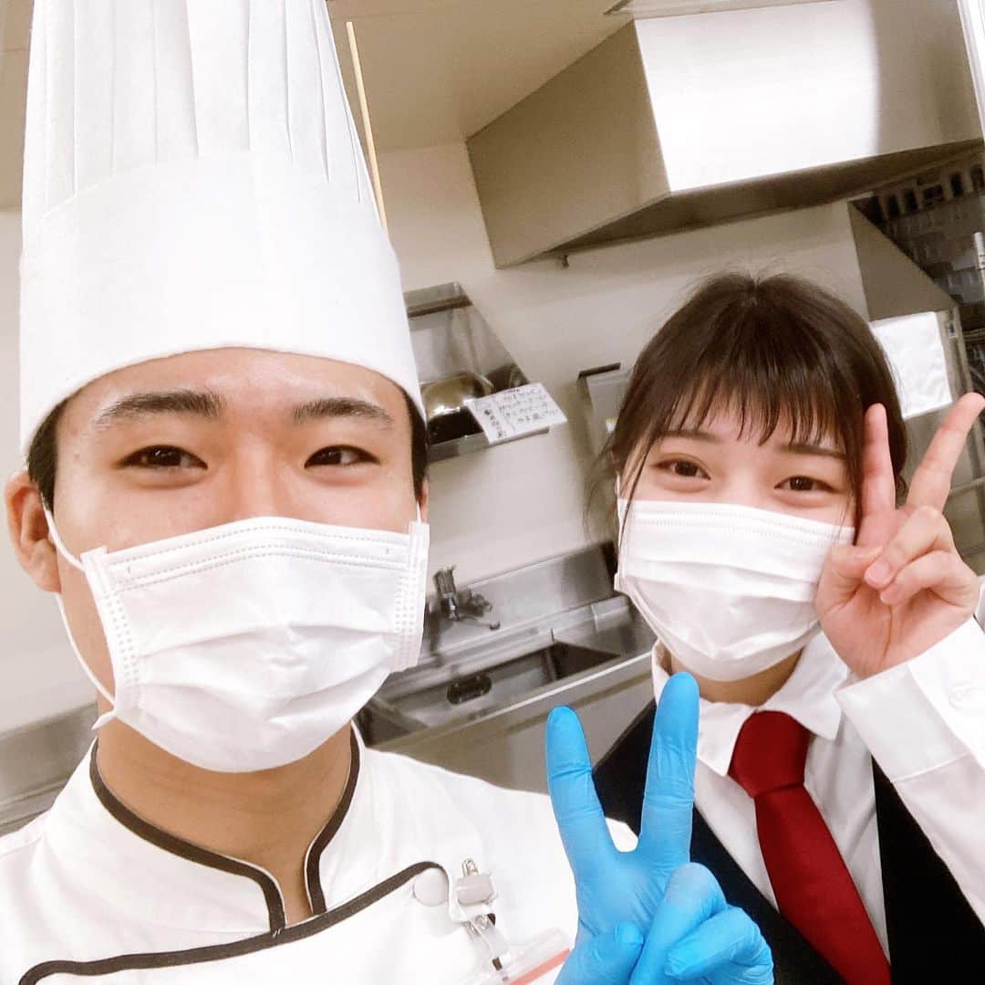 札幌ベルエポック製菓調理専門学校【公式】さんのインスタグラム写真 - (札幌ベルエポック製菓調理専門学校【公式】Instagram)「製菓・調理師科2年生  2年間の集大成  ワンハートサービス 学内レストラン🍽 本日最終日✨  お世話になっている方に 感謝の気持ちを込めて 卒業制作で考案した オリジナルのコース料理を ご提供しました😊  ご来店いただいたみなさま ありがとうございました💕  #ワンハートサービス #学内店舗実習 #おでかけ授業 #特別授業 #業界直結 #プロから学ぶ #本物 #学び #製菓  #調理  #カフェ  #製菓調理専門学校ベルエポック #衛生管理  #食材教育 #札幌ベルエポック製菓調理専門学校 #いろいろな体験と #たくさんの出逢い #可能性が広がる #ベルエポック」2月7日 20時52分 - belle_foods