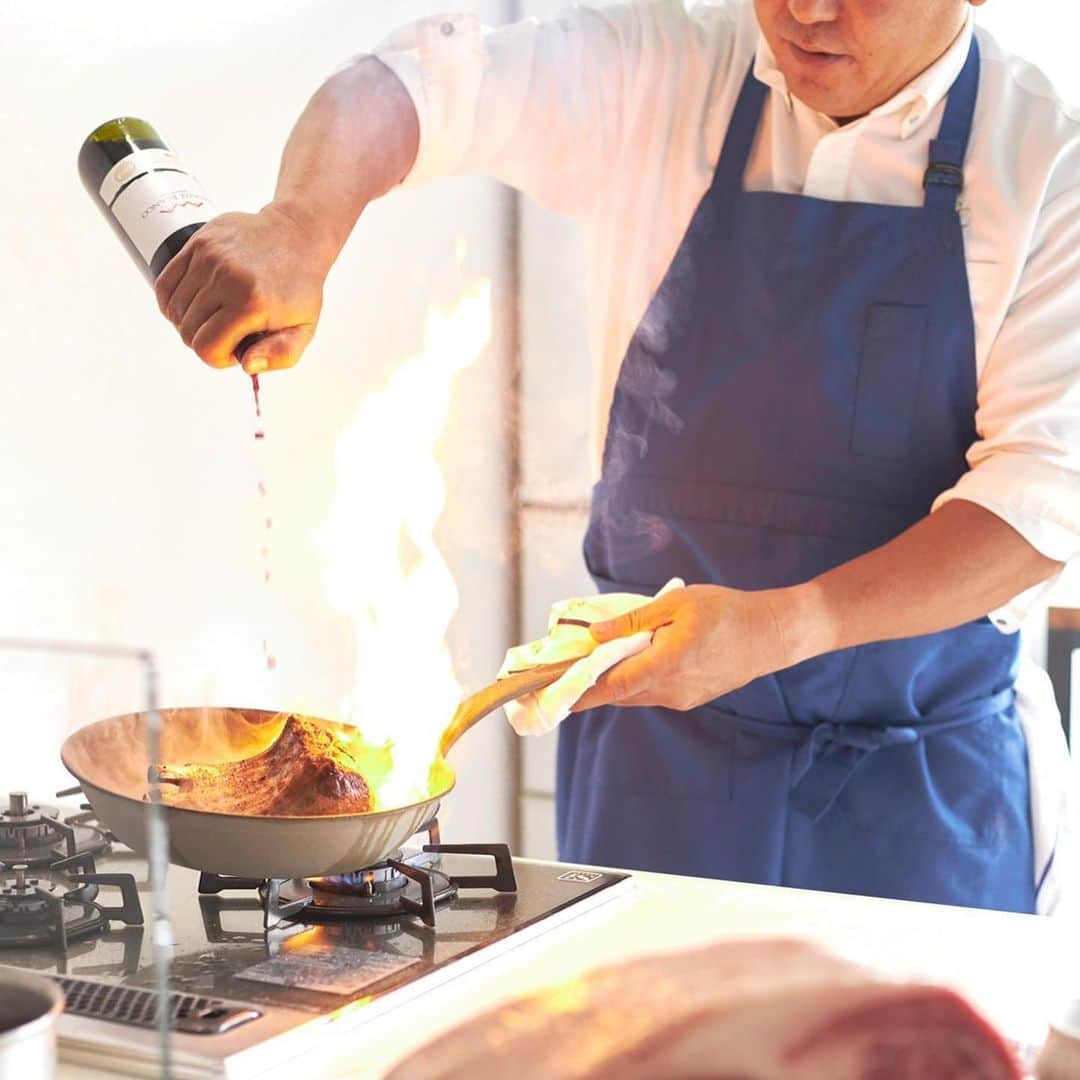LAZOR_GARDEN_DININGのインスタグラム：「🍀ホームパーティープラン🍀 誕生日、卒業・入学祝いに最適 自宅でシェフがオリジナルメニューを料理します👨‍🍳  ご予約詳細は公式HPをご覧ください https://www.styles.jp/lazorgarden-nagoya/homeparty  #LGDining#LazorGardenDining#instagood #名古屋#名駅#劇団四季#ライオンキング #lazorgardennagoya #ラソールガーデン名古屋  #テイクアウト #ケータリング #地産地消 #自宅飯#贅沢 #贅沢ランチ #贅沢な時間 #贅沢ディナー #ステイホーム #自宅」