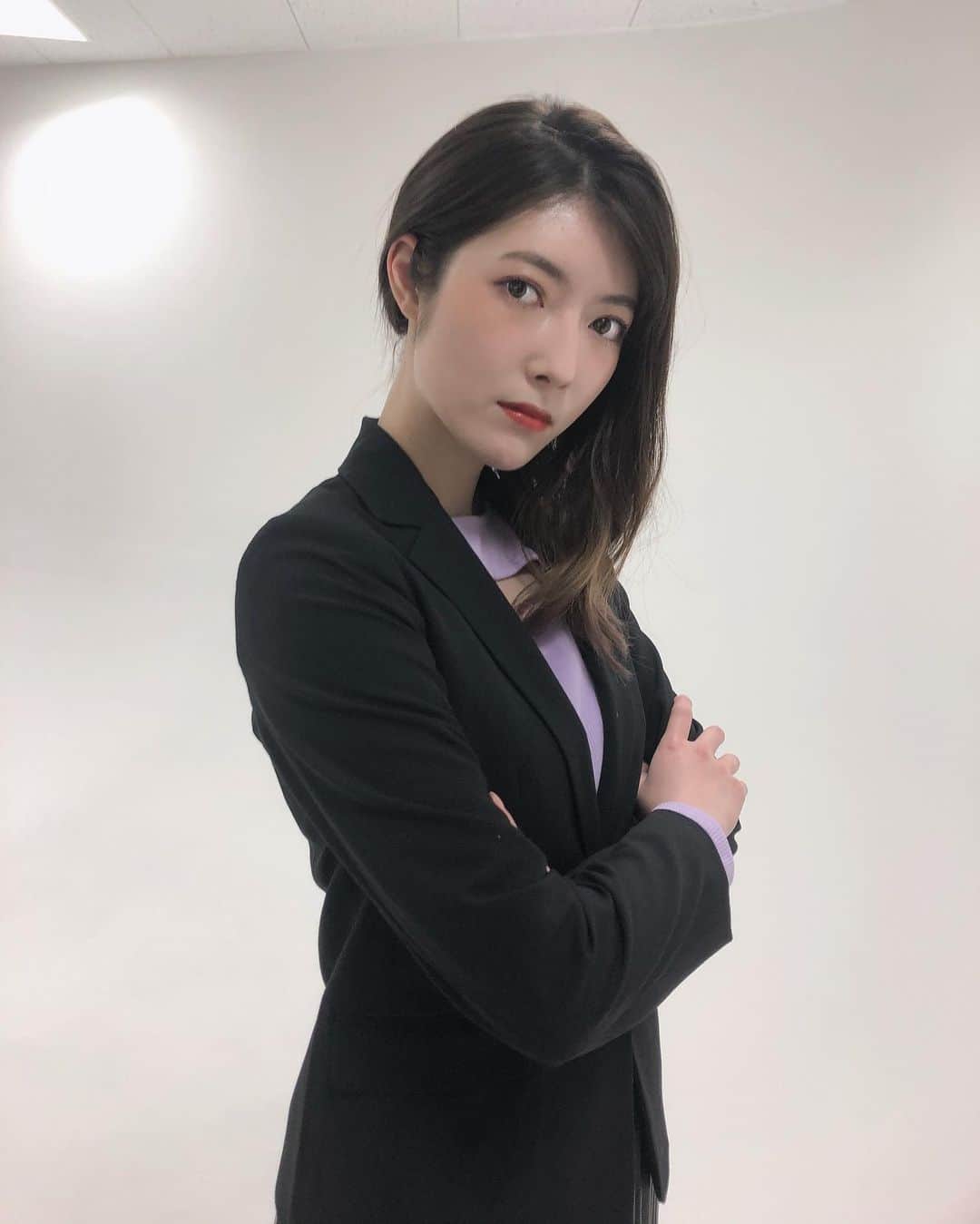 日下部美愛のインスタグラム：「明日は朗読劇日替わりゲスト出演日です！ もしお時間ある方はTwitterに詳細載せてるので観に来て下さると嬉しいです グッズはネット販売もあります 前髪なしのグッズは初かな？！ レアなので是非ゲットしてね‪‪❤︎‬  よーし頑張るぞ  #photo #japan #model #me #hair #fashion #fashionblogger #makeup  #followme #instagood #camera #instadaily #dailylook #한국 #맞팔 #사진 #데일리」