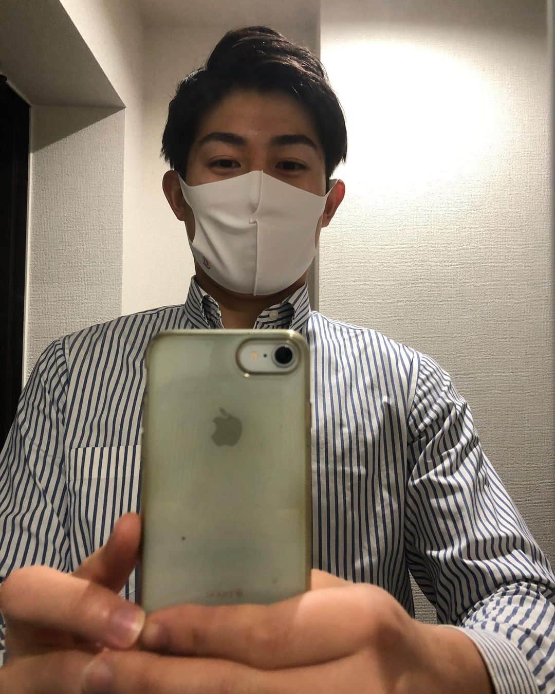 須藤誠人さんのインスタグラム写真 - (須藤誠人Instagram)「私の母校・法政大学の学生さんが マスク&除菌シートを制作したということで購入させてもらいました😊 売り上げは日本赤十字社に全額寄付されるということです。  着け心地がものすごく良いので シチュエーションに応じて使っていこうと思います✨  出身校の学生たちによるこうした活動には刺激をもらいます❗️  #法政大学 #マスク #除菌シート #須藤誠人」2月7日 20時58分 - satv_makoto_sudo