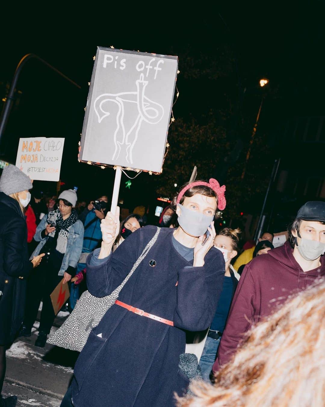 Dazed Magazineさんのインスタグラム写真 - (Dazed MagazineInstagram)「“Women in Poland have essentially been told that they’ll be subjected to torture by their own state” – Eliza Rutynowska, lawyer⁠⁠ ⁠⁠ Despite mass protests, global criticism, and already strict abortion laws, the Polish government has rolled back women’s rights even further. ⁠ ⁠ Tap the link in bio to hear from activists on the horror of the country’s near-total abortion ban 📲⁠⁠ ⁠⁠ 📷  @wiktorisvictor」2月7日 21時02分 - dazed