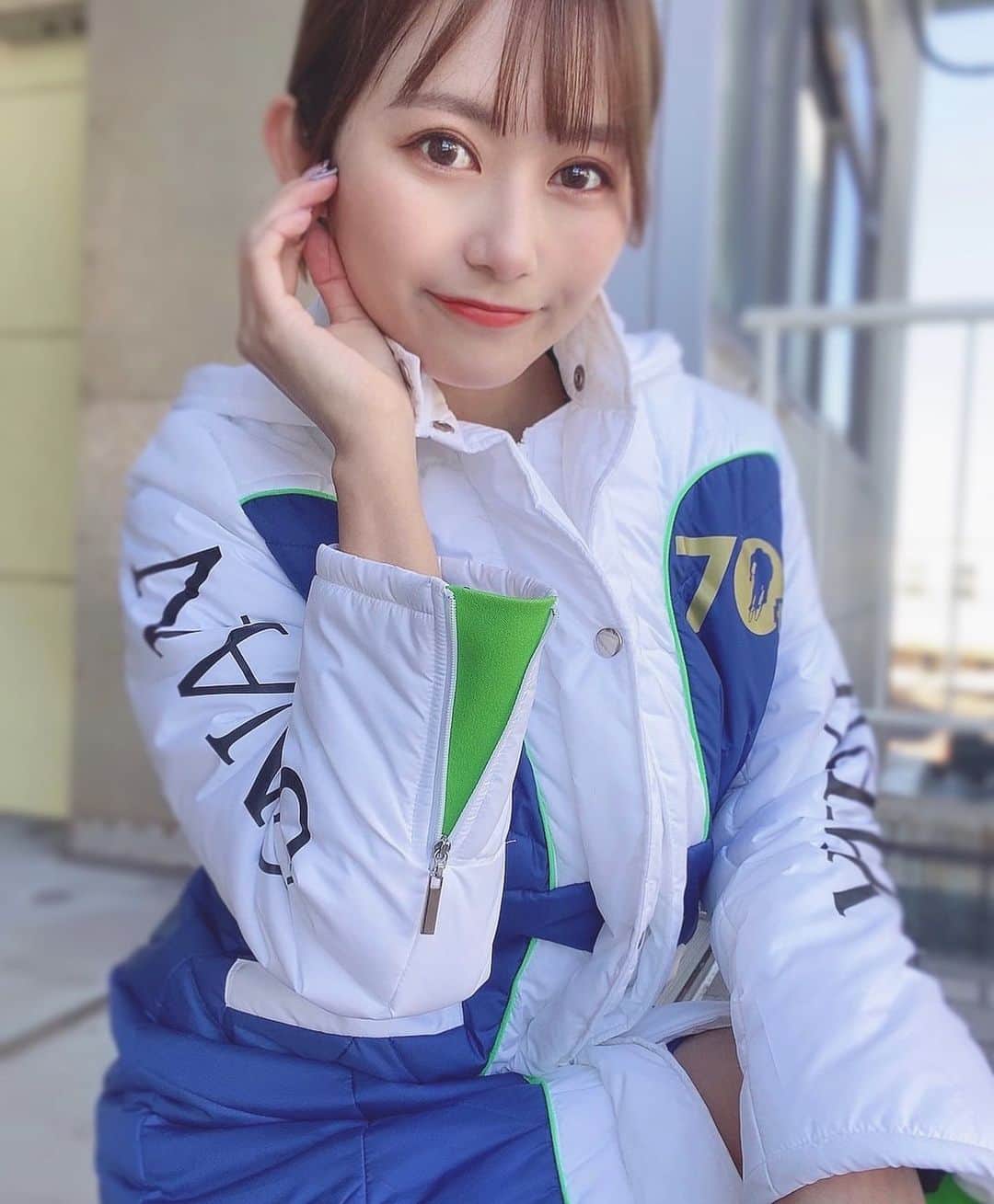後藤佑紀のインスタグラム：「. この手はなんだろう🤌🤌🤌  FⅠ 湘南ローズカップ戸川杯🏆 3日間ありがとうございました🐬  あ、今日で今期ラストでした！ . . #平塚競輪 #湘南バンク #湘南バンクエンジェル #🚴 #公営ギャンブル #レースクイーン #競輪 #ラウンドガール #イベントコンパニオン」