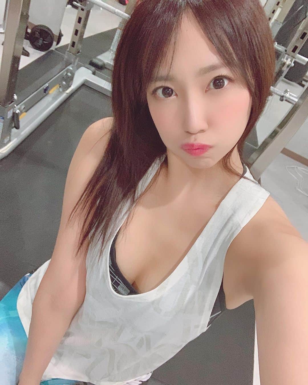 のインスタグラム：「今日は @lastyle_official へ！ ここ3日間引越し準備のストレスで暴食してしまってたからラスタイルで筋トレとボクササイズ、そしてここは有酸素運動のマシンもあるのでそちらも使わせて頂きました！ ありがとうございました ✨ いよいよ次でラストかぁ #ラスタイル #Lastyle #パーソナルジム #ダイエットジム #プライベートジム #美尻 #美脚 #ヒップアップ #新宿 #池袋 #心斎橋 #バストアップ #くびれ この投稿を見てご入会された方はラスタイルオリジナルプロテイン3ヶ月分が無料( ¨̮ )」