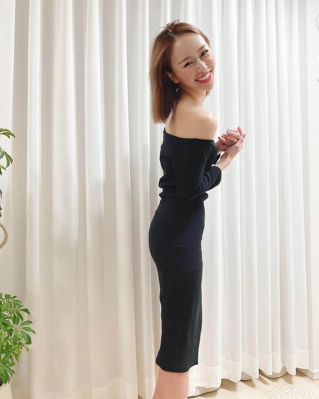 のインスタグラム：「. なんか凄い笑ってるじゃん😬 楽しそうだねぇ😬 . #😬」