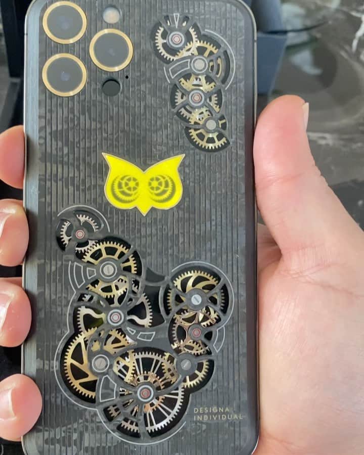 WATCHMANIAのインスタグラム：「New phone who dis? My @designaindividual Iphone 12 Pro Max Chrono #3 has finally arrived. Carbon case-back with gold details and illuminated Watchmania logo. My 3rd collaboration with @designaindividual and i am super happy with the products. Thanks again @designaindividual 🙌」