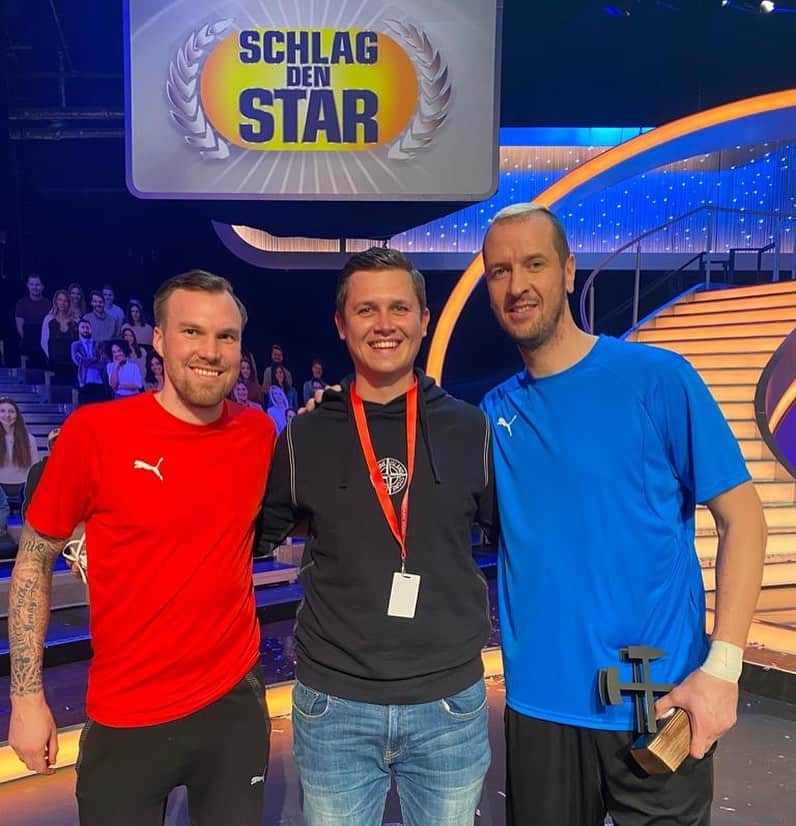 ケヴィン・グロスクロイツのインスタグラム：「Erst einmal vielen Dank für eure fantastische Unterstützung 💯 Es war einfach nur unglaublich wieviele Nachrichten, Bilder usw. ich von euch bekommen habe ❤️ Hoffentlich hattet ihr nen Unterhaltsamen Abend und ich konnte euch wenigstens nen bisschen stolz machen 🙏 Mit @pommes_23 hatte ich nen tollen Gegner 👍 Menschlich ist er einfach überragend und danke dir für diesen tollen Abend. Glückwunsch nochmal zum Sieg 💯 Vielen Dank an @prosieben @schlagdenstar für eure Gastfreundlichkeit und überragende Freundlichkeit 🤝💯 Egal ob die Leute vom Sicherheit, von der Maske, @elton_tv usw. - Riesen Respekt und ein fettes Dankeschön 👍 Bleibt alle gesund 🙏 Euer Fisch」