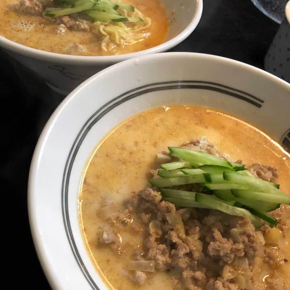 小川薫さんのインスタグラム写真 - (小川薫Instagram)「【生徒さんの作ったレポート】 .  「豆乳坦々麺を作成しましたが、夫がこれどこの坦々麺❣️って買ってきたものと間違えたぐらいおいしかったみたいです。いつも美味しいレシピをありがとうございます😊三月もこれからもずっと楽しみにしています」 . 「オンラインのお料理、久々で、嬉しくなり、早速作らせてもらいました❤️どれも美味しくて、家族に好評でした。豆乳坦々麺は、とっても簡単なのに、美味しかった。即、リピート決定ですね！大根餅は、いままで食べた中で一番美味しかったです。」 . 「お夕飯にアクアパッツァ、タラモサラダ、キッシュを作りました！初めて作ったキッシュはとても美味しく出来て感動です🥰そして、夜のうちにスコーンの生地を作り、ガトーショコラを焼きました！今日のブランチは豆乳坦々麺、大根餅、春菊と砂肝の辛子和え、おやつはスコーンとガトーショコラです😆土日のメニュー全て薫先生のレシピです❤️どれも美味しくいただきました💕💕」  #生徒さんの作ったレポート #おうちでclover #zoom #zoomオンラインレッスン  #オンライン料理レッスン　#オンライン料理教室  #salondeclover  #サロンドクローバー #小川薫 #おもてなし #おもてなし料理教室 #料理教室 #料理教室大阪　#料理研究家 #テーブルコーディネート #テーブルコーディネーター  #大阪料理教室 #cookingclass  #tablesetting  #tablecoordinate #おもてなし料理  #パーソナルレッスン」2月7日 21時38分 - salondeclover