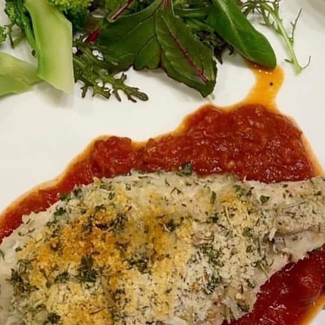 小川薫さんのインスタグラム写真 - (小川薫Instagram)「【生徒さんの作ったレポート】 .  「豆乳坦々麺を作成しましたが、夫がこれどこの坦々麺❣️って買ってきたものと間違えたぐらいおいしかったみたいです。いつも美味しいレシピをありがとうございます😊三月もこれからもずっと楽しみにしています」 . 「オンラインのお料理、久々で、嬉しくなり、早速作らせてもらいました❤️どれも美味しくて、家族に好評でした。豆乳坦々麺は、とっても簡単なのに、美味しかった。即、リピート決定ですね！大根餅は、いままで食べた中で一番美味しかったです。」 . 「お夕飯にアクアパッツァ、タラモサラダ、キッシュを作りました！初めて作ったキッシュはとても美味しく出来て感動です🥰そして、夜のうちにスコーンの生地を作り、ガトーショコラを焼きました！今日のブランチは豆乳坦々麺、大根餅、春菊と砂肝の辛子和え、おやつはスコーンとガトーショコラです😆土日のメニュー全て薫先生のレシピです❤️どれも美味しくいただきました💕💕」  #生徒さんの作ったレポート #おうちでclover #zoom #zoomオンラインレッスン  #オンライン料理レッスン　#オンライン料理教室  #salondeclover  #サロンドクローバー #小川薫 #おもてなし #おもてなし料理教室 #料理教室 #料理教室大阪　#料理研究家 #テーブルコーディネート #テーブルコーディネーター  #大阪料理教室 #cookingclass  #tablesetting  #tablecoordinate #おもてなし料理  #パーソナルレッスン」2月7日 21時38分 - salondeclover