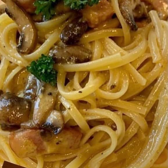 小川薫さんのインスタグラム写真 - (小川薫Instagram)「【生徒さんの作ったレポート】 .  「豆乳坦々麺を作成しましたが、夫がこれどこの坦々麺❣️って買ってきたものと間違えたぐらいおいしかったみたいです。いつも美味しいレシピをありがとうございます😊三月もこれからもずっと楽しみにしています」 . 「オンラインのお料理、久々で、嬉しくなり、早速作らせてもらいました❤️どれも美味しくて、家族に好評でした。豆乳坦々麺は、とっても簡単なのに、美味しかった。即、リピート決定ですね！大根餅は、いままで食べた中で一番美味しかったです。」 . 「お夕飯にアクアパッツァ、タラモサラダ、キッシュを作りました！初めて作ったキッシュはとても美味しく出来て感動です🥰そして、夜のうちにスコーンの生地を作り、ガトーショコラを焼きました！今日のブランチは豆乳坦々麺、大根餅、春菊と砂肝の辛子和え、おやつはスコーンとガトーショコラです😆土日のメニュー全て薫先生のレシピです❤️どれも美味しくいただきました💕💕」  #生徒さんの作ったレポート #おうちでclover #zoom #zoomオンラインレッスン  #オンライン料理レッスン　#オンライン料理教室  #salondeclover  #サロンドクローバー #小川薫 #おもてなし #おもてなし料理教室 #料理教室 #料理教室大阪　#料理研究家 #テーブルコーディネート #テーブルコーディネーター  #大阪料理教室 #cookingclass  #tablesetting  #tablecoordinate #おもてなし料理  #パーソナルレッスン」2月7日 21時38分 - salondeclover