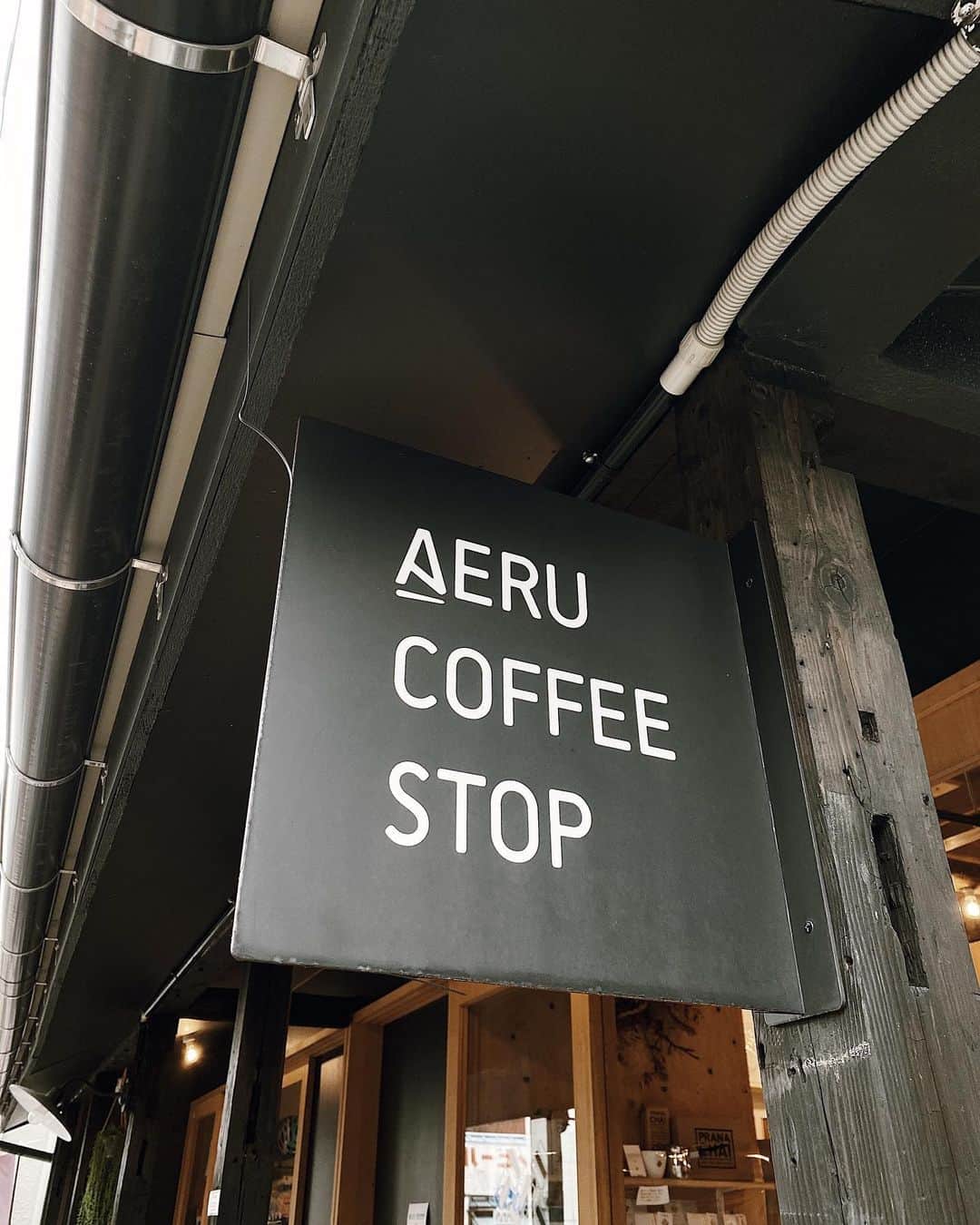 C A F E L O V E Rさんのインスタグラム写真 - (C A F E L O V E RInstagram)「AERU COFFEE STOP// 赤羽岩淵 ㅤ ヒト・モノ・コトが "逢える" "合える" "和える" 場所。 という意味が店名に込められた、あたたかいお店🌿 古民家をリノベーションした落ち着く空間で スペシャルティコーヒーをいただけます☕️ オンラインストアもあり◯ ㅤ @aeru_coffeestop  #aerucoffeestop #アエルコーヒーストップ ㅤ ※営業状況やメニューなど詳細は、 各アカウントでご確認ください それぞれができる形で大好きなカフェを応援しよう！ #コロナフードアクション」2月7日 21時41分 - _cafelover_