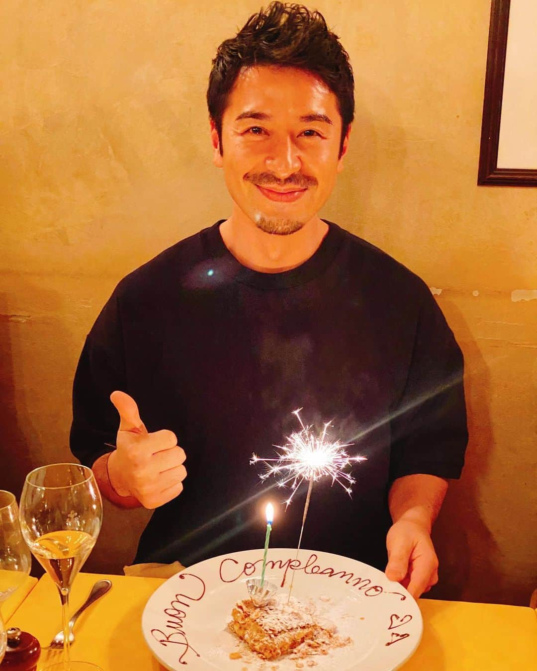 NAOTA（ナオタ）さんのインスタグラム写真 - (NAOTA（ナオタ）Instagram)「37歳になりました🎂 皆さま沢山の温かいメッセージありがとうございました😊✨  今日は等々力で最高の誕生日を祝ってもらいました✨ 37歳も関わってくださる皆様のお役に立てるよう頑張ります‼️  #birthdayglam  #birthdaygram  #birthdayboy🎉  #誕生日ケーキ #誕生日サプライズ  #誕生日ご飯  #37years  #37 #等々力渓谷」2月7日 21時55分 - naotasaito