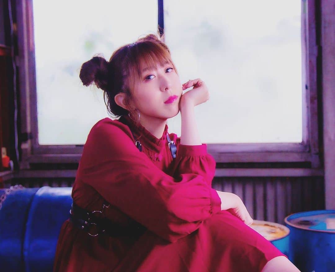 井上麗夢のインスタグラム：「【YouTube】﻿ ﻿ ﻿ 100人登録ありがとうーーー🥰❤️﻿ 2/14 20:00〜STARTです！！！﻿ ﻿ ﻿ 是非男性に見て欲しいし﻿ 女の子のわかるわかるが詰まってる動画です！笑﻿ ﻿ ﻿ ただただお酒を飲んで﻿ 言いたいこと言ってるだけです。笑﻿ ﻿ ﻿ ﻿ 公開のためにもっと動画ストック﻿ 編集がんばるぞーーー😤✨﻿ ﻿ ﻿ ﻿ ﻿ ﻿ 今日はclubhouseで、﻿ 編集してる方々のルームで一緒に作業してたから﻿ 楽しみながら質問しながら編集できて楽しかった！笑笑﻿ ﻿ ﻿ #clubhouse﻿ #カメラマン募集﻿ #撮影会モデル﻿ ﻿ __________﻿ ﻿ 【#YouTube】﻿ ﻿ 2/14(日)20:00〜START﻿ 毎週、金日更新﻿ ﻿ 女子が吐露する「とろトーク」﻿ ただ、お酒飲んで喋ってる﻿ 私たちが楽しいだけのチャンネルです🥰❤️﻿ ﻿ ﻿ プロフィールトップページからリンク飛べます🙆‍♀️❤️﻿ ﻿ 「とろチャンネル」﻿ で検索するとたくさんでてきちゃうから﻿ 大変かもしれないけど、、笑笑﻿ 見つけてチャンネル登録してもらえたら﻿ とってもうれしいなー！！﻿ ﻿ ﻿ お題のストックは50個以上！﻿ めちゃくちゃに喋り倒して﻿ 飲み倒します！！！！﻿ ﻿ ﻿ __________﻿ ﻿ ﻿ ﻿ Twitter:@Remu_19﻿ ﻿ ﻿ ﻿ #カメラ女子 #カメラ女子部 #ipone #東京写真部 #写真部 #instagood  #olympuspen #写真好きな人と繋がりたい  #写真を撮るのが好きな人と繋がりたい  #カメラ好きな人と繋がりたい #カメラマン募集 #ファインダー越しの私の世界  #フィルター越しの私の世界 #ポートレート #ポートレートモデル #女優 #井上麗夢　#YouTube #ダイエット #写真集 #被写体モデル #被写体 #撮影会モデル #撮影会 #断捨離　#撮影会」