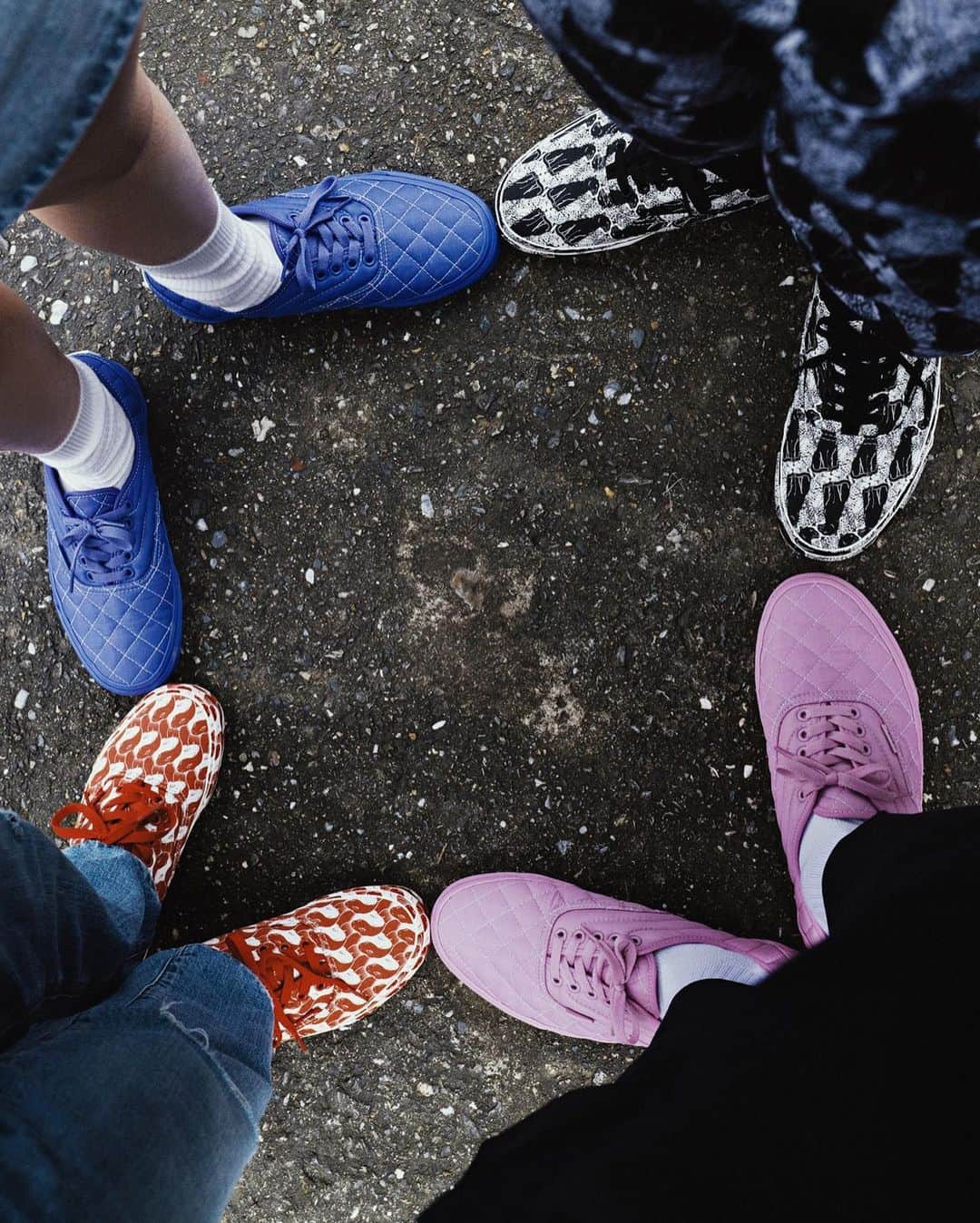 HYPEBEASTさんのインスタグラム写真 - (HYPEBEASTInstagram)「@hypebeastkicks: @vans and @openingceremony have teamed up for a new footwear, apparel, and accessories collection. The set includes four new takes on the Authentic QTL silhouette as well as a lightweight tracksuit and tote bag. Head to the link in bio for more details and expect the range to launch worldwide via Vans and select retailers on February 19.⁠⠀ Photo: Zhong Lin」2月7日 22時31分 - hypebeast