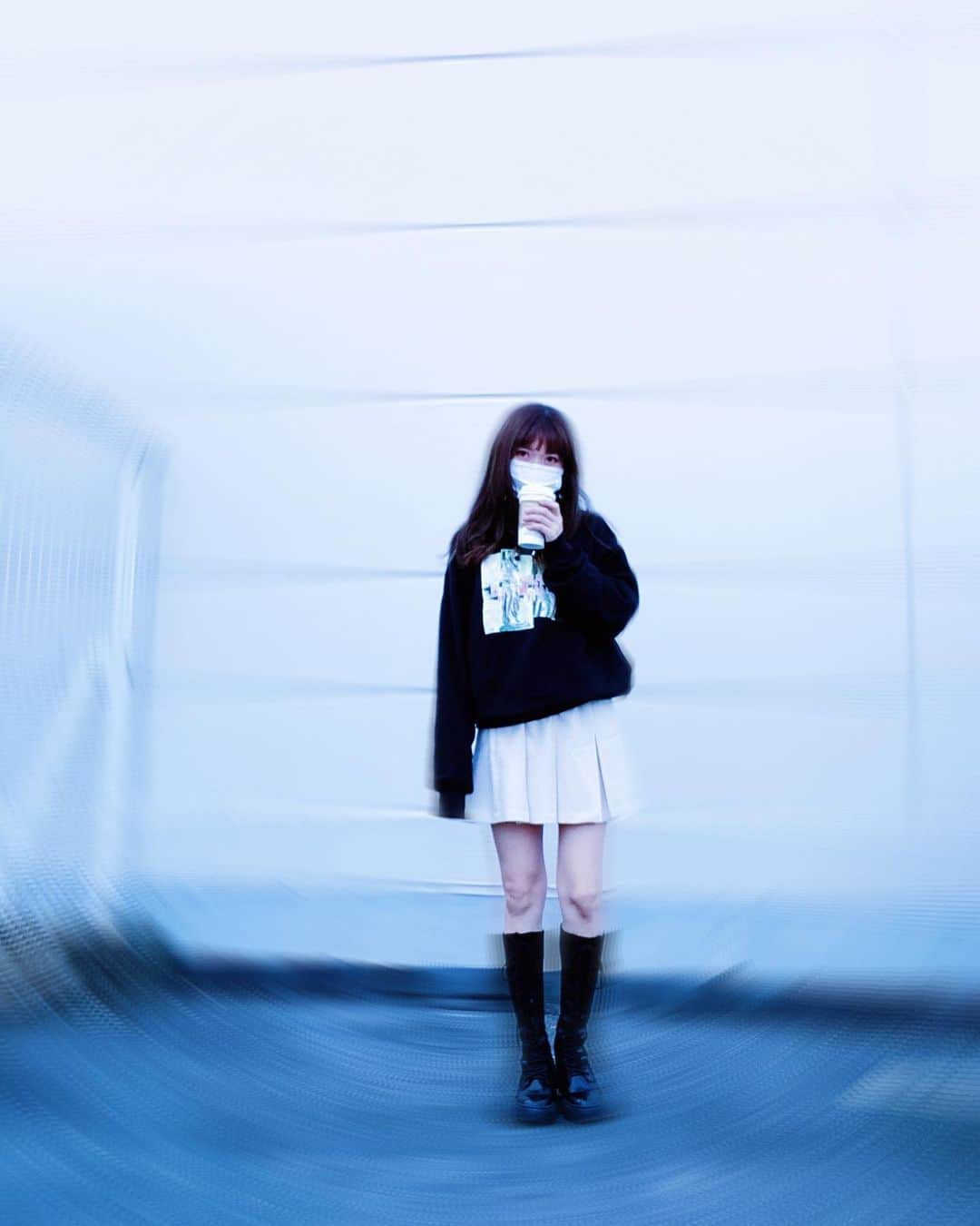 のインスタグラム：「𝑐𝑜𝑜𝑟𝑑𝑖𝑛𝑎𝑡𝑒🌠  tops @murua_official  bottoms @naunauofficial  boots @gydajp   四十九日が終わりました⋆ 周りとも自分ともたくさん 向き合わせてくれた おばあちゃんに感謝です⋆ さぁ近々インスタライブしましょう😁」