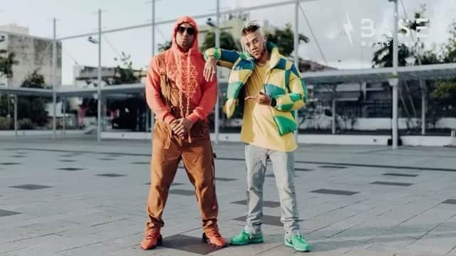 ウィジンのインスタグラム：「El apoyo a este proyecto es increíble, gracias de corazón ♥️ por tanto cariño @jhaycortez estamos rompiendo a nivel mundial con FIEL @loslegendarios @finocomoelhaze @labase @hydequimico @linaresmusic」
