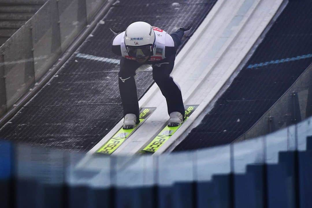 渡部善斗のインスタグラム：「Good to be back in competition this weekend☺️  Danke schön @wcklingenthal🙌  Bis @oberstdorf2021 🏃‍♂️  #fisnoco #nordiccombined #fischerski #swix #swans #kinetixx #zerofit #hakubavalley    📸@nordicfocus」