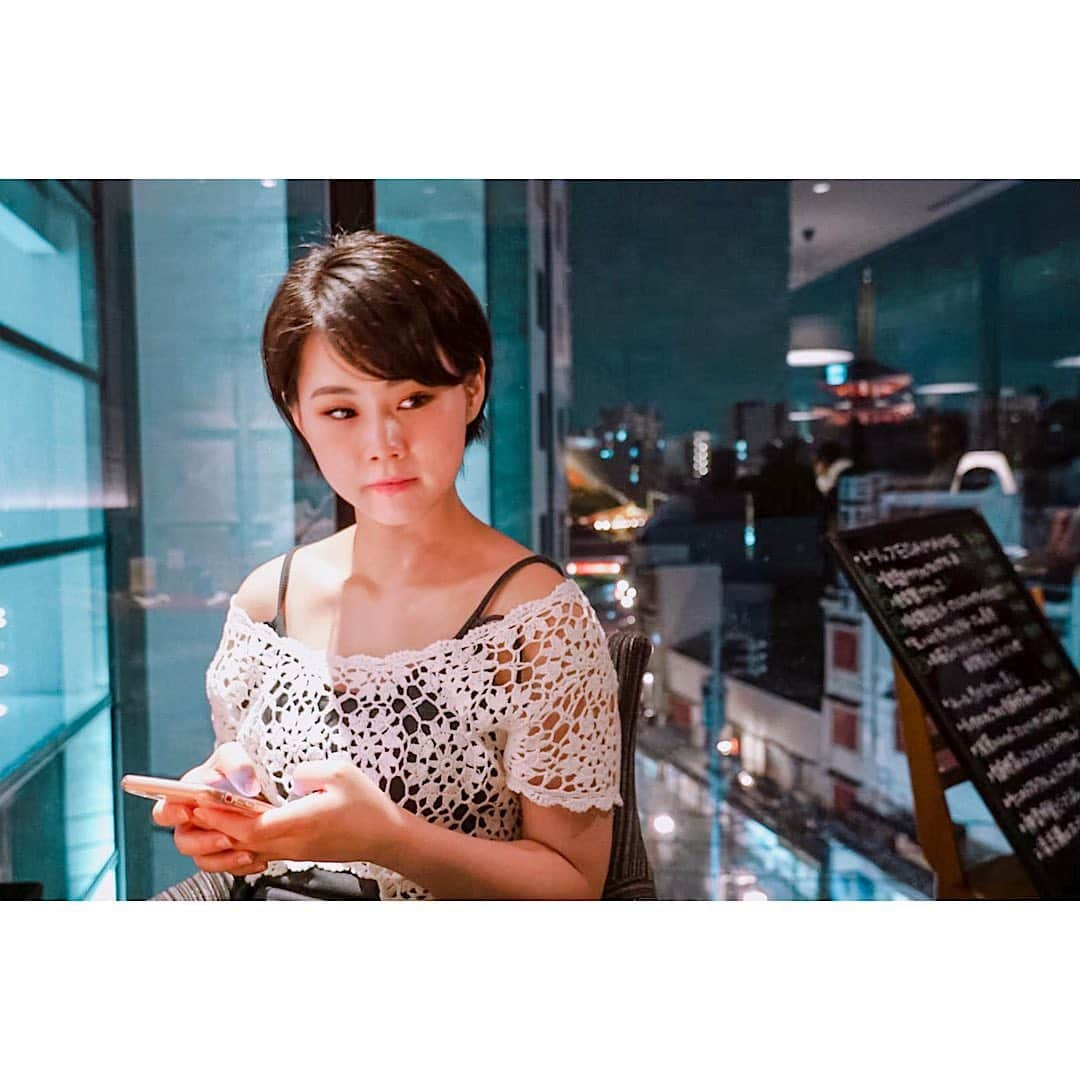 sunaさんのインスタグラム写真 - (sunaInstagram)「. 夜景が見える素敵なレストラン。 日本をたつ前の食事会でした✈︎ VISAも取り終えていよいよ😆わくわくでいっぱいでした！  #被写体 #被写体女子  #ポートレート女子  #ポートレート #ポートレートモデル #被写体モデル #撮影モデル #撮影モデル募集 #撮影依頼募集中 #被写体サーチ #カメラマン  #カメラマン募集 #lovers_nippon_portrait #as_archive ﻿ #good_portraits_world ﻿  #ふんわり写真部 #一眼勉強中 #一眼レフ#一眼#ミラーレス#ミラーレス一眼#ミラーレスカメラ #ゴープロ#ゴープロのある生活 #goproのある生活  #ほふく撮影隊  #広がり同盟 #奥行き同盟 #生活とフィルム」2月7日 23時26分 - sofia_muslimjapan