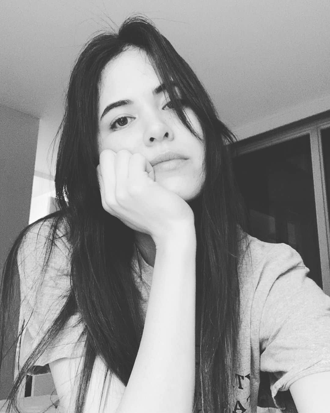 プリシラ・アーンのインスタグラム：「I'd like to share something with you I've never told anyone else before...⁠ ⁠ First of all, I've read all of your comments on my @blogotheque Dream post and found myself stunned and so deeply moved by all your stories on how you connected with the song and video. ⁠ ⁠ Next, I have a secret about that day we filmed the video that I felt compelled to share with you.  The morning of the shoot, I was in a really bad place.  I won't go into detail but it wasn't good and I wasn't very nice to myself.  Then I remembered I had to do this video shoot, that I really wanted to do, but physically wasn't sure I could do.  I was already running late... but I hurried downtown to meet everyone.  I was still feeling rattled from the morning and emotionally drained, and yet I started playing, and kept playing and playing til we got the right take.  And by the end of it, I felt better. I felt healed.  I think singing was therapeutic for me, but also being around the beautiful people there that day really turned things around, and gave me a bigger perspective on my life and the world.  I can't say that I haven't had my fair share of ups and downs since then, but I've never gone back to that place from that morning.  So I, too, am extremely thankful for this day, for this video, and for the people who were there with me that day. ⁠ ⁠ The universe is so complex.  I'll never understand it, and in the end, I don't think it's really my job to "figure it out". I'm learning to divert the question of "why is this happening to me or someone else?" and instead focus on "what can I offer during my short time here?" Your stories inspire me, personally and musically.  I hope I can keep making music that makes you all feel better.  You are here, and you matter.  And, not to plug my latest release 😂, you make the world a better place. ✨🌈✨」
