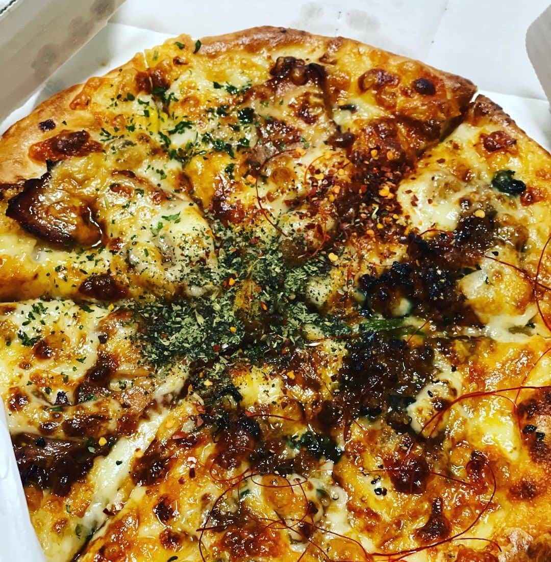 ACE（エイス）さんのインスタグラム写真 - (ACE（エイス）Instagram)「ピザを食べながらスカーフェイスをみる。 ドラマ撮影まえに演技の勉強」2月7日 23時30分 - ace_a.c.e