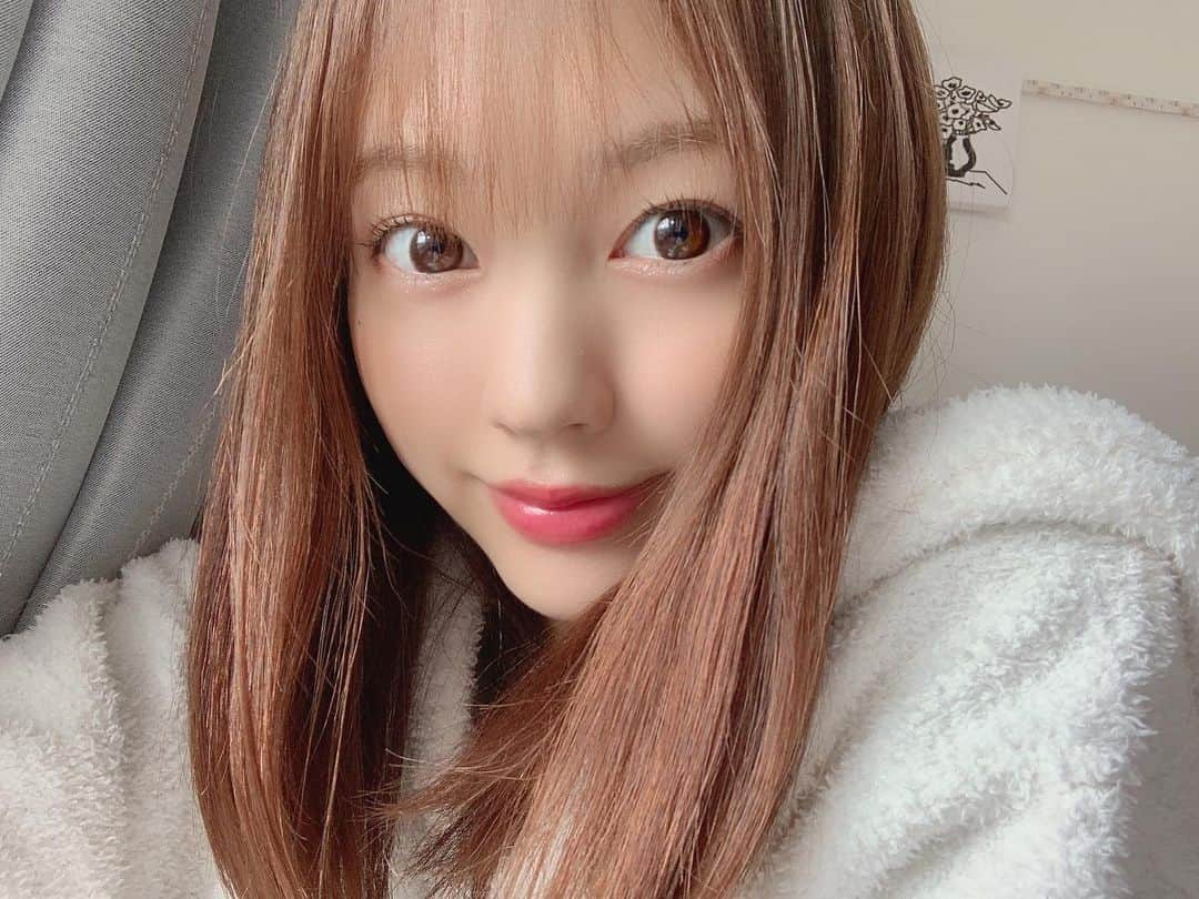 高木悠未のインスタグラム：「最近やる気に満ち溢れてる(髪ぼさぼさ) 私のやる気みなさんにもおすそしちゃーけん 明日からも一緒に頑張ろうね☺︎✌︎」