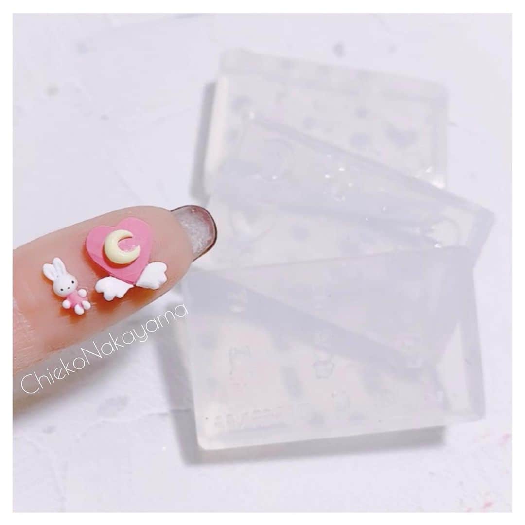 なかやまちえこのインスタグラム：「2/23 発売のモールドはこちらの3種類です☺️✨⠀ ⠀  PREGEL・Betty gel・きまぐれキャット・PREANFA・PREXY商品は、⠀ ネイリストの方は↓ ⠀ プリモール @nail_premall ⠀ http://gelnailshop.com/ ⠀ キャンディポケット @candypocket_official ⠀ http://www.beautysupport.jp/sm/script_main/shoptop.php ⠀ セルフの方は↓ ⠀ ジョイアート @joyartofficial ⠀ http://joyart.biz/ ⠀ ⠀ にて購入頂けます☺️⠀  #nail #nails #nailart #ネイル #美甲 #ネイルアート  #japanesenailart #manucure #japanesenails #manicurist #gelnails #أظافر #네일아트 #미용 #vẽmóng #ngườiđẹp  #เพ้นท์เล็บ #искусствоногтя #artedeuñas #เพ้นท์เล็บเจล #ジェルネイルデザイン #ネイルデザイン #ゆめかわ #ゆめかわネイル #kawaii #kawaiinails #ファンシーネイル #fancynails #魔法少女ネイル #魔法少女」