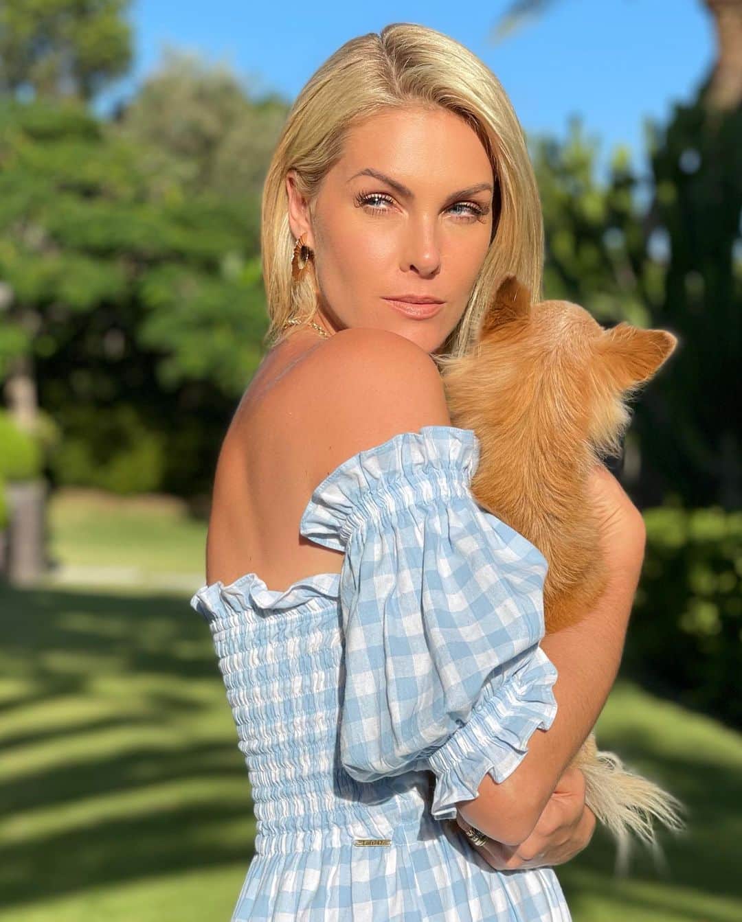 のインスタグラム：「Que a alegria e a paz do domingo perdurem por toda a semana! 💛🙏🏻☀️ #sunday #domingo #alegria #paz #amor #esperança #happy #peace #love #hope #doglovers」