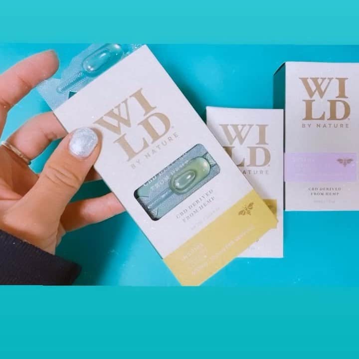 REGSTYLEのインスタグラム：「🐝🐝🐝 WILD BY NATUREの CBDオイルとベイプ🎶  寝る前とかMTG前とか凄く良い✨Relaxしたい時もスッキリしたい気分の時も👍🏽🐝  パッケージもめっちゃ可愛い🤤 @thewildbynature  @thewildbynaturejpn  #CBD」