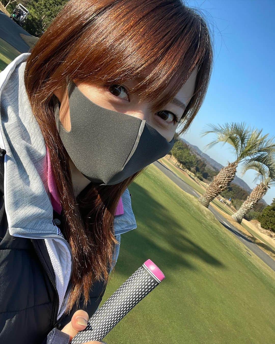 秋吉夕紀のインスタグラム：「今日はゴルフ⛳️ 天気が良くてサイコー✨ 下手だけど楽しかった💕」