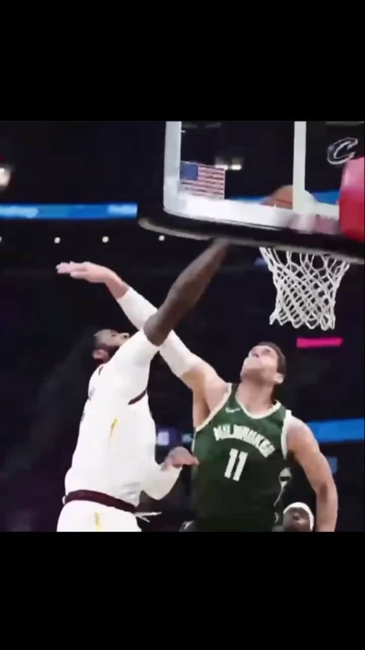 アンドレ・ドラモンドのインスタグラム：「get those @nbaallstar votes in before the big game tonight! Link in bio, drop a 🗳 when you’re done! 💯🔥 @cavs #nbaallstar」