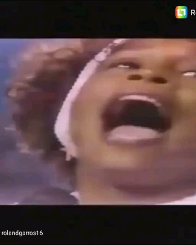 ヴィヴィカ・A・フォックスのインスタグラム：「Happy Blessed #Superbowl Sunday! 2day is the 30th Anniversary of the CLASSIC & BEST EVER #NationalAnthem sang by LEGEND @whitneyhouston Also! THROWBACK to a FAB Superbowl party at @kia.todd house w da LA SQUAD @thereallraye1 @bodsbytodd @tj.tharentoddj @trbangel NO LA RAMS slander will be tolerated! MKAY! 🤣 We are #WESTCOAST4LIFE THANKS @goodcarmastudio @eatmeatdistrict @perfecthydration 4 our YUMMY grub package! I do not own this music #LifeIsGood #GodIsGood #Blessed #Respect #GurlPower #VivicaFoxHair #TeamVivica #TeamFox #MyGrindDontStop #LegitimateCareer #BossMoves #LoveWins #ClassicBadChicks 🤗💖🖤🤑👸🏾🏈🇺🇲」