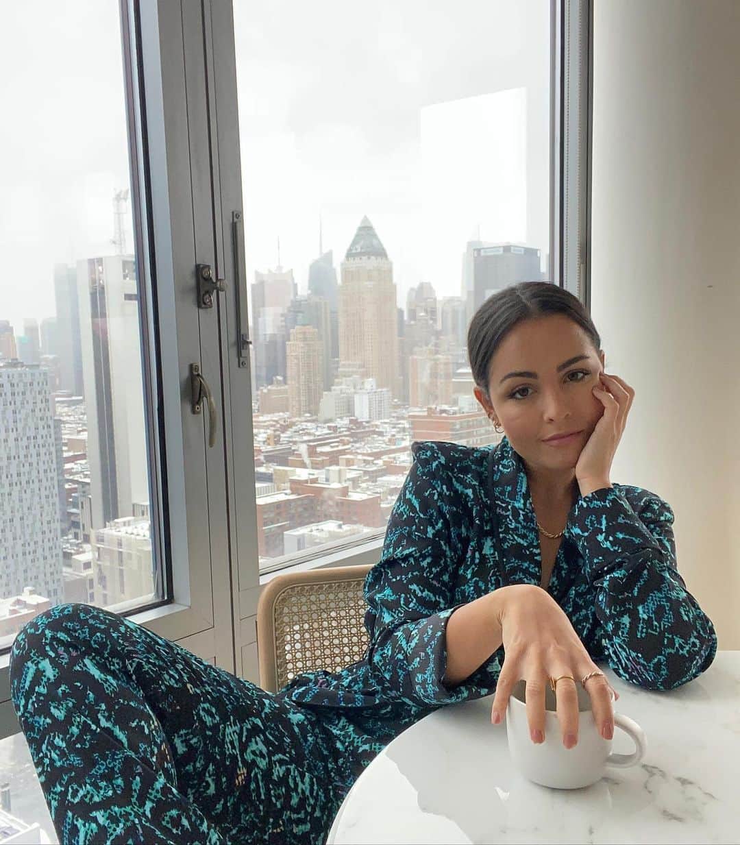 ダイアン フォン ファステンバーグのインスタグラム：「Sunday plans include: 💤☕ @gabriellazacche」