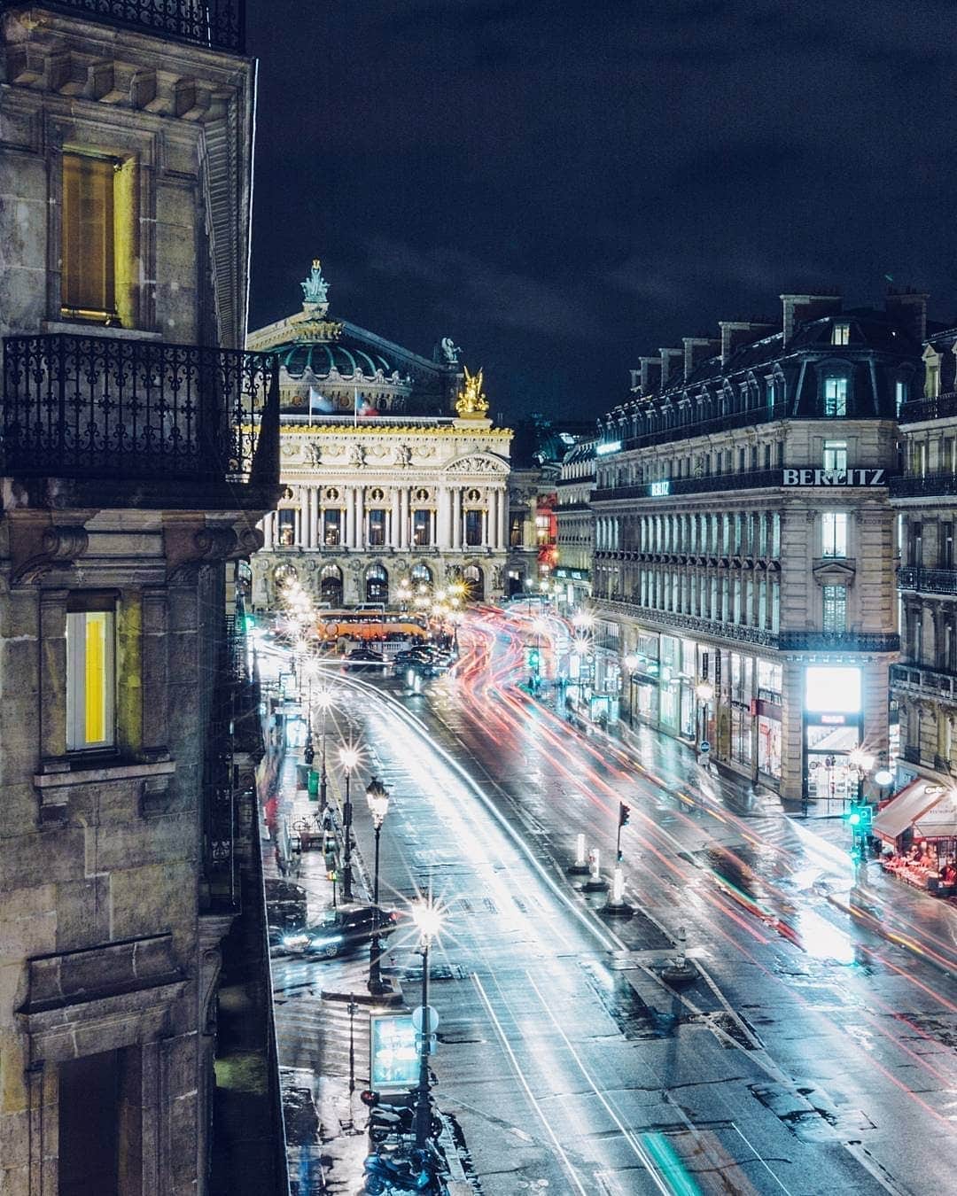 VuTheara Khamさんのインスタグラム写真 - (VuTheara KhamInstagram)「Parisian Mood . A serie of pictures taken around the Avenue of Opera, Paris.」2月8日 0時54分 - vutheara